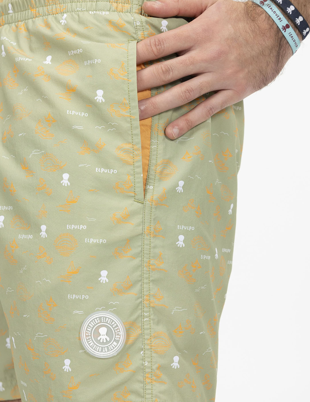 Fato de banho com estampado de ondas verde sálvia