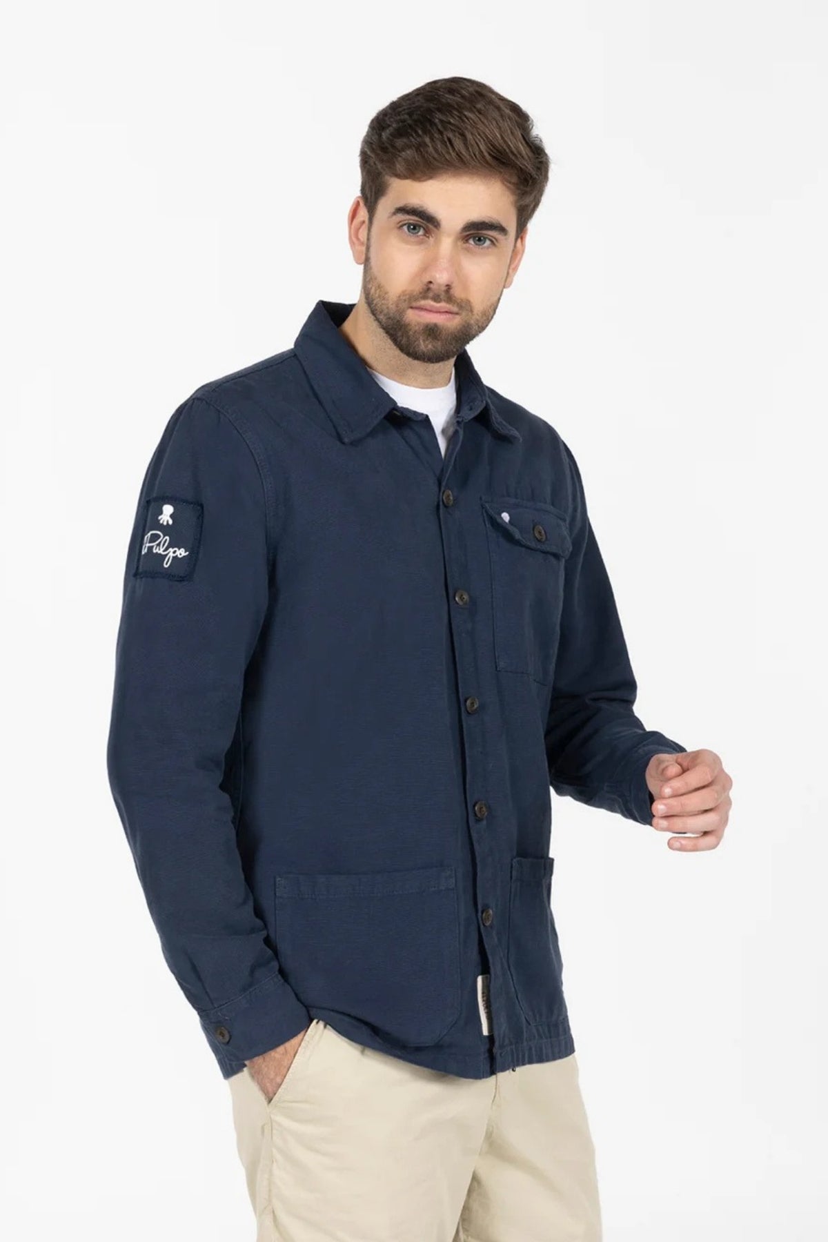 T-SHIRT COM DETALHES DE ETIQUETA AZUL MARINHO