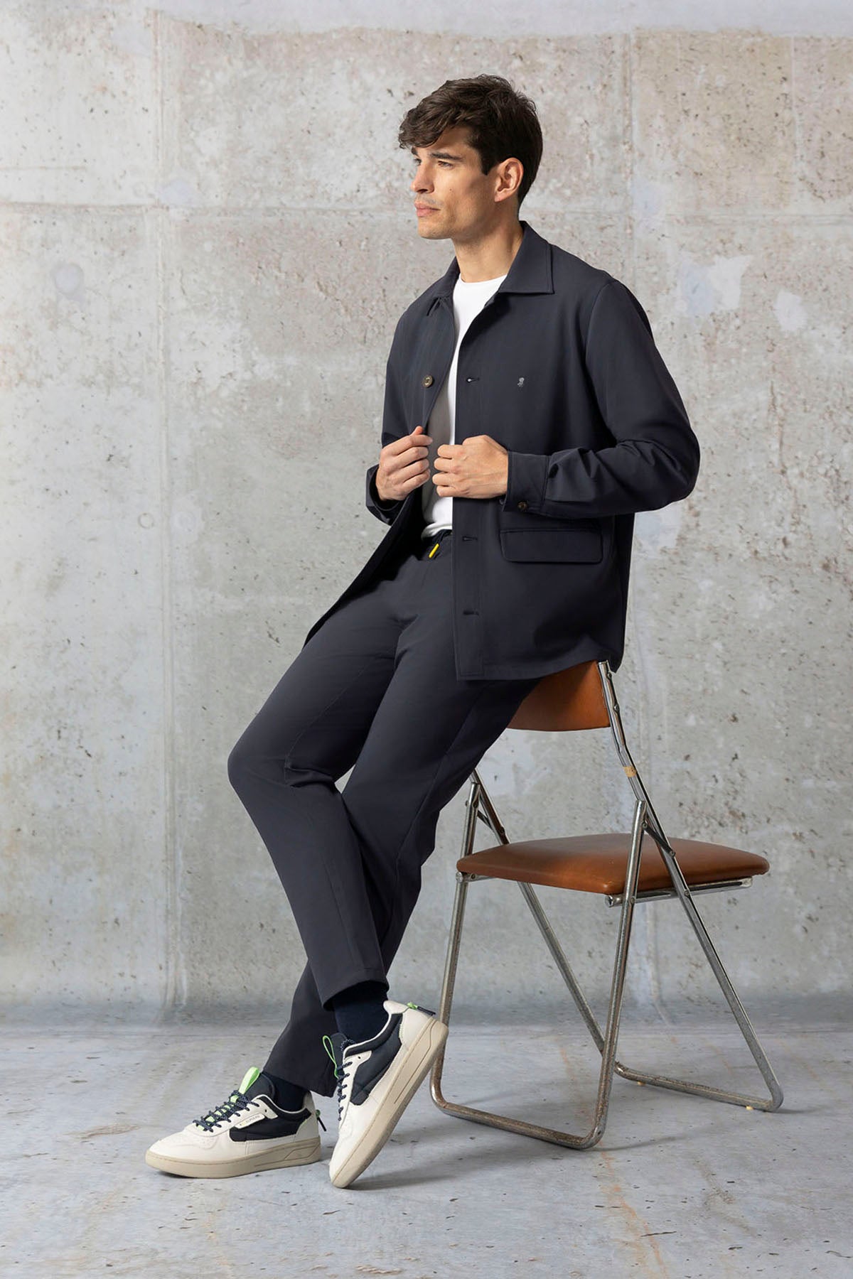 SOBRECAMISA TÉCNICA ULTRALIGERA AZUL MARINO