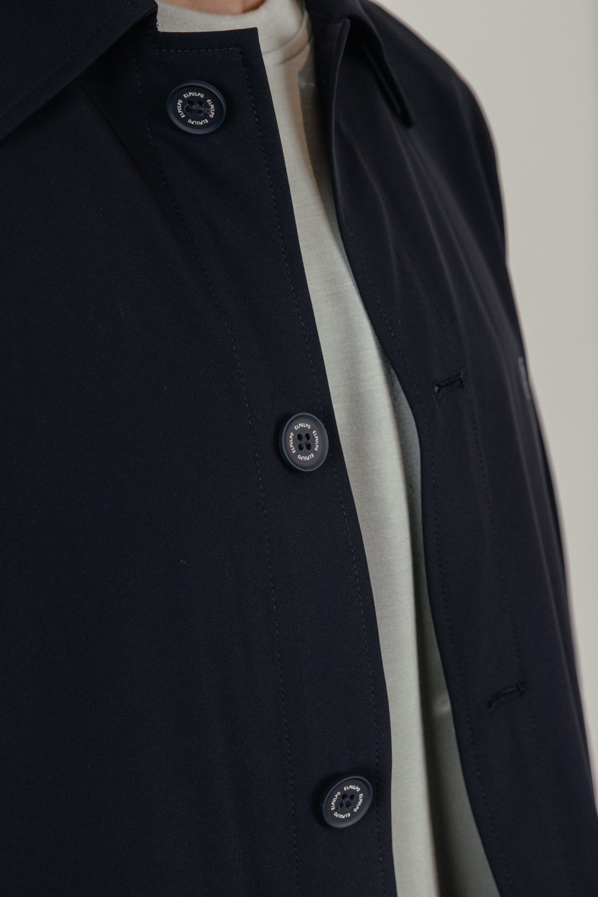 Sobrecamisa técnica ultraligera azul marino