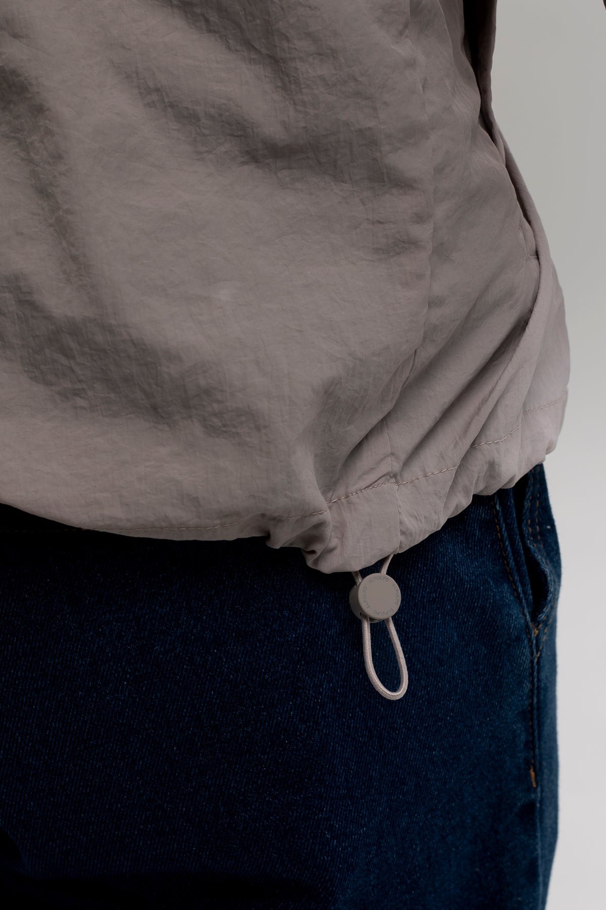 Cazadora bomber nylon arena