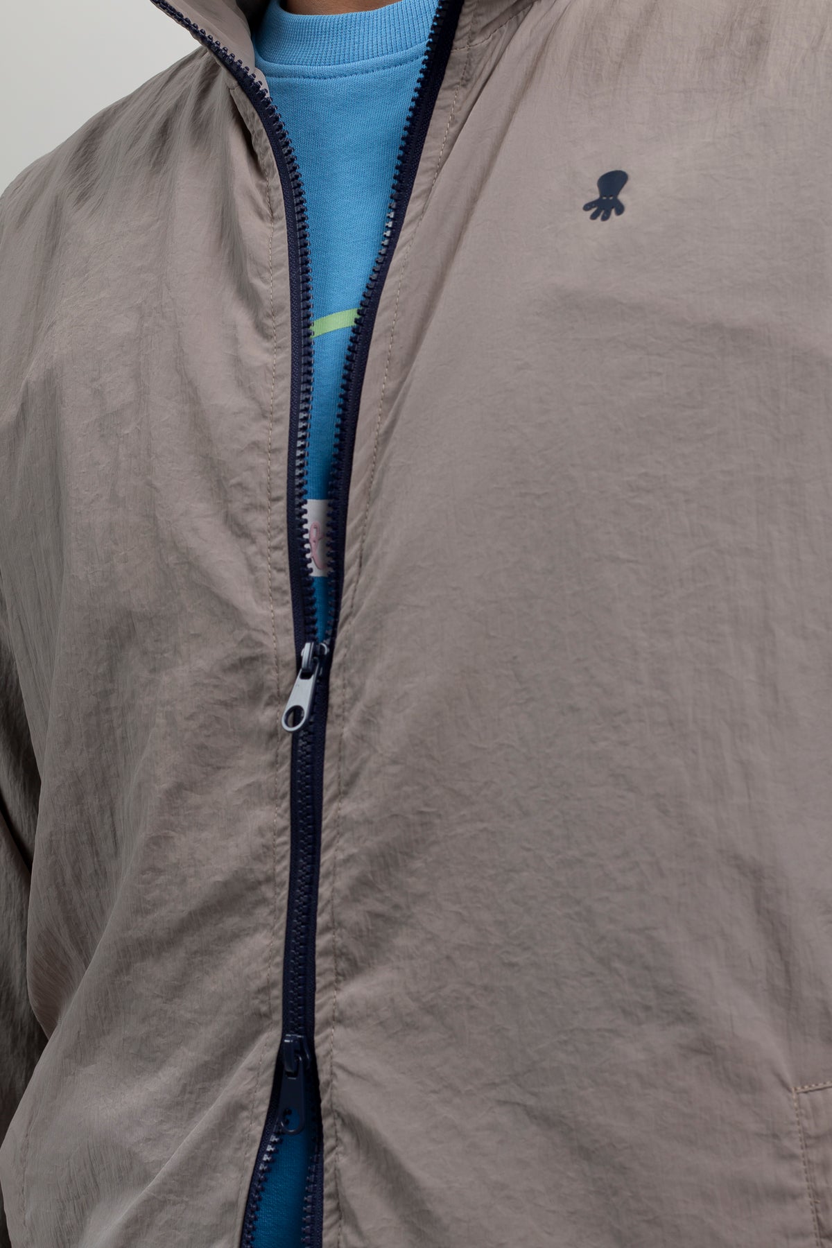 Cazadora bomber nylon arena