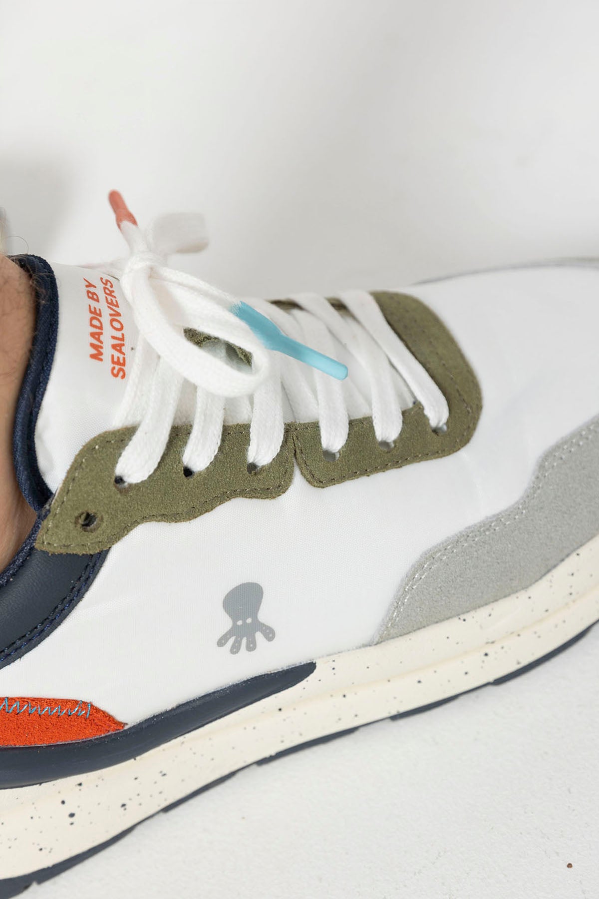 CONTRASTS SNEAKER WITH SPOTTED SOLE EP LOURO PURE WHITE