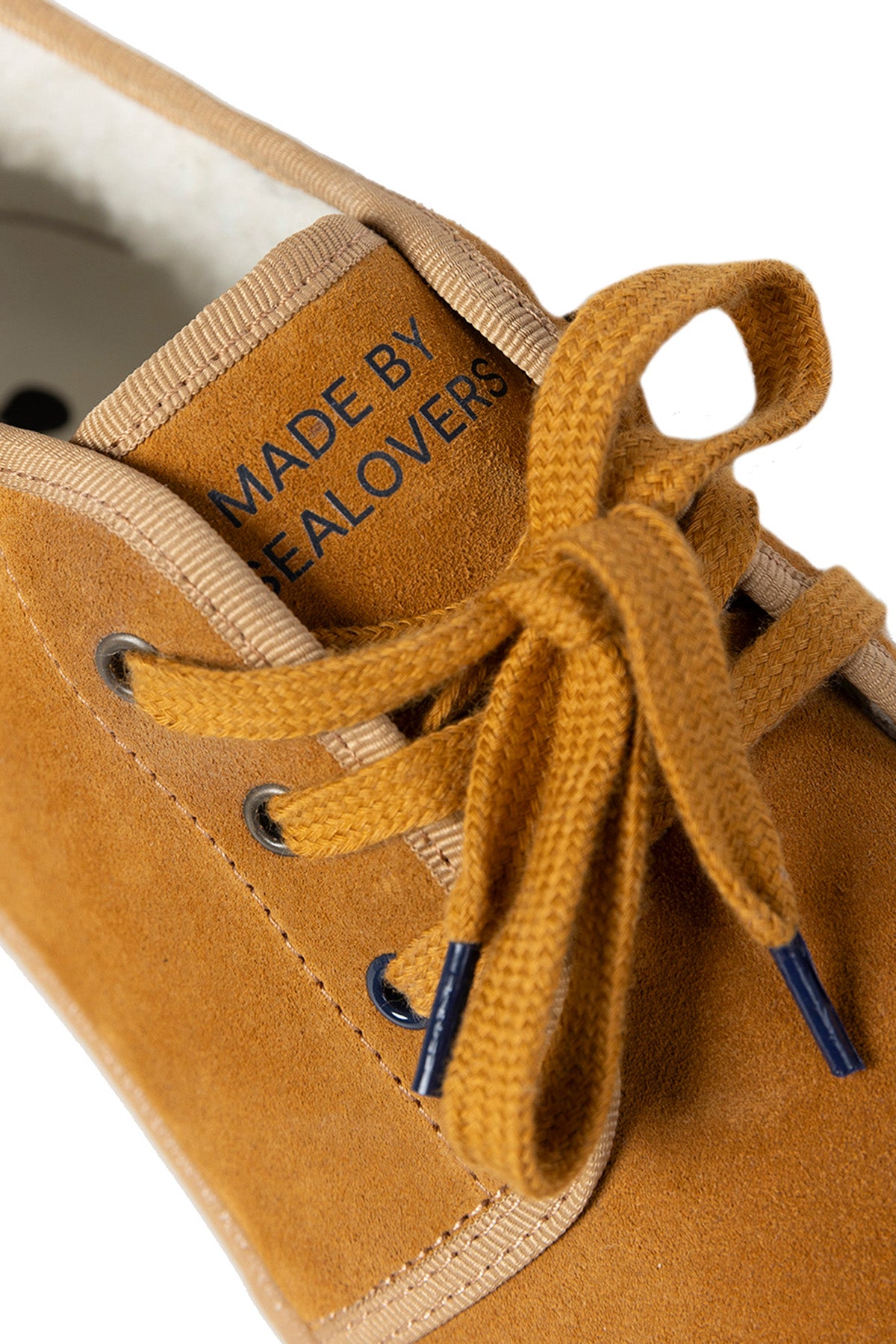 BOTA EP BALTAR CAMEL COM LOGOTIPO GRAVADO