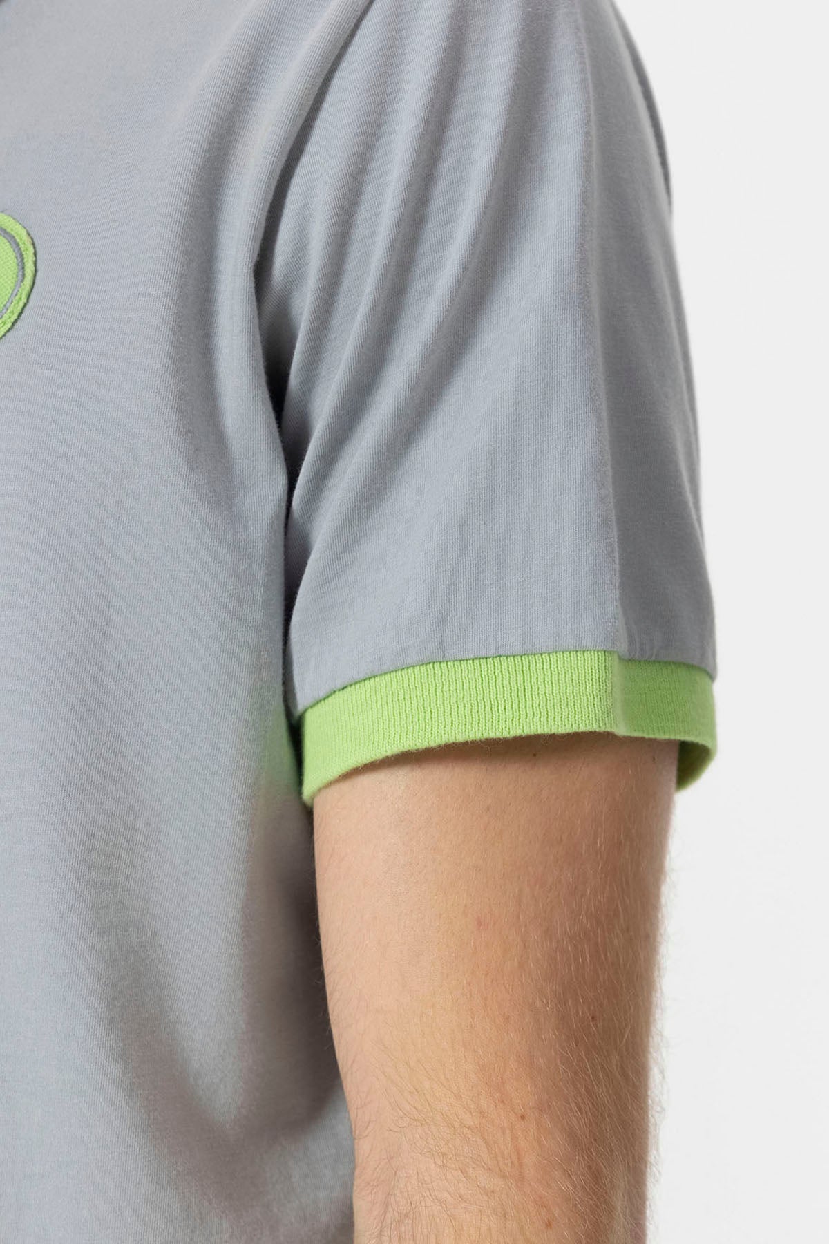 POLO LAVADO PARCHE CONTRASTE GRAFITO