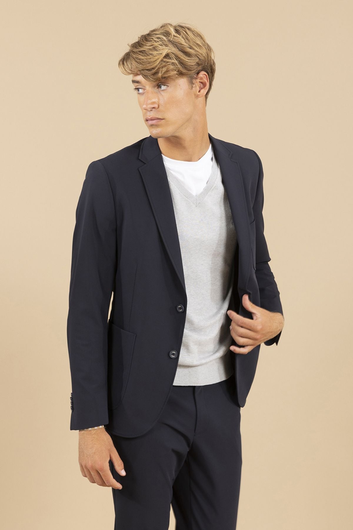 AMERICANA ULTRALIGERA BOLSILLOS PARCHE AZUL MARINO