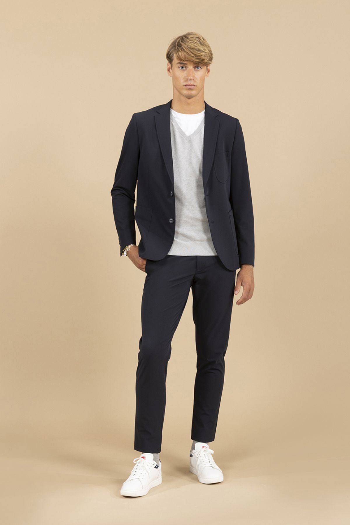 AMERICANA ULTRALIGERA BOLSILLOS PARCHE AZUL MARINO