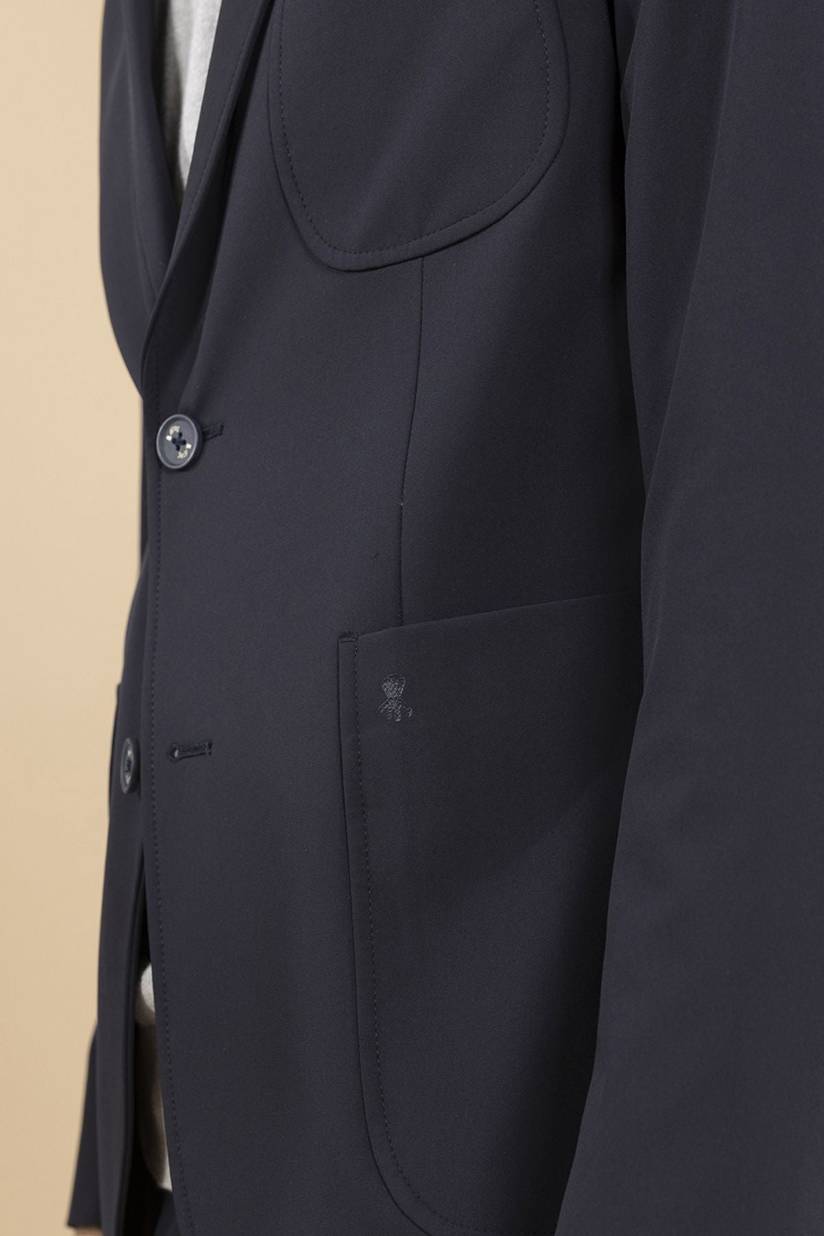 AMERICANA ULTRALIGERA BOLSILLOS PARCHE AZUL MARINO