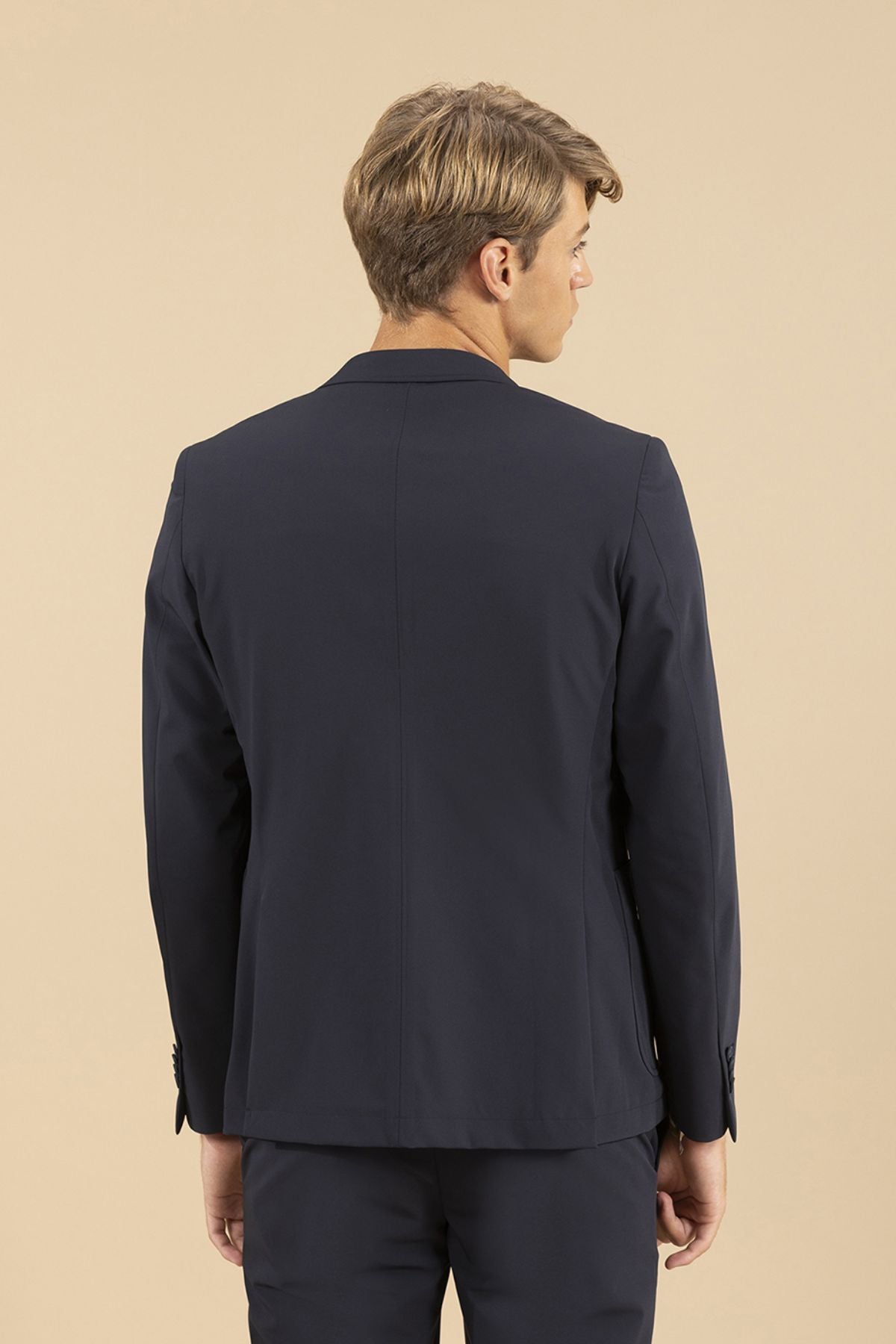 AMERICANA ULTRALIGERA BOLSILLOS PARCHE AZUL MARINO