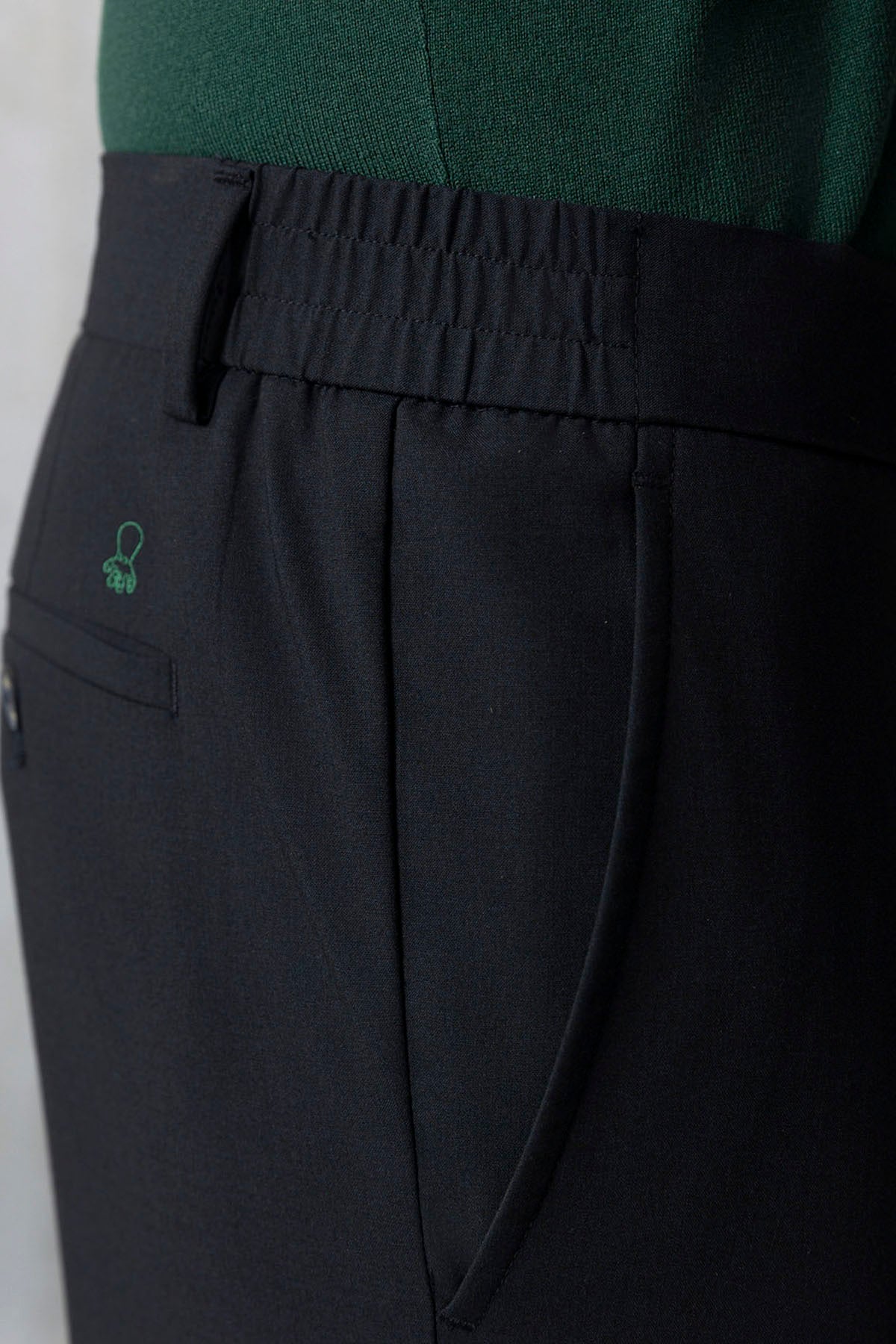 Calça de fato azul marinho confortável