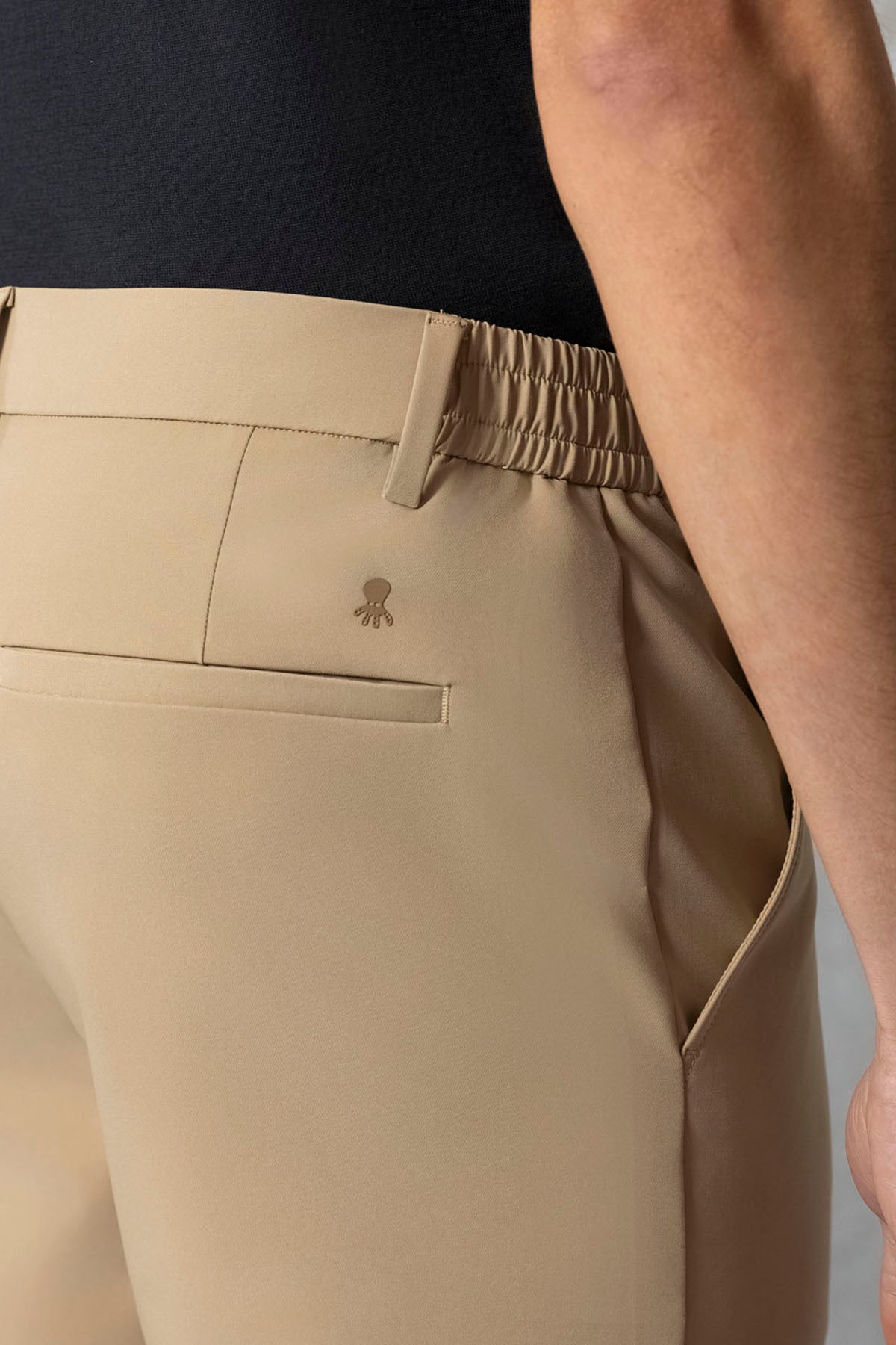 PANTALÓN TÉCNICO ULTRALIGERO TOPO