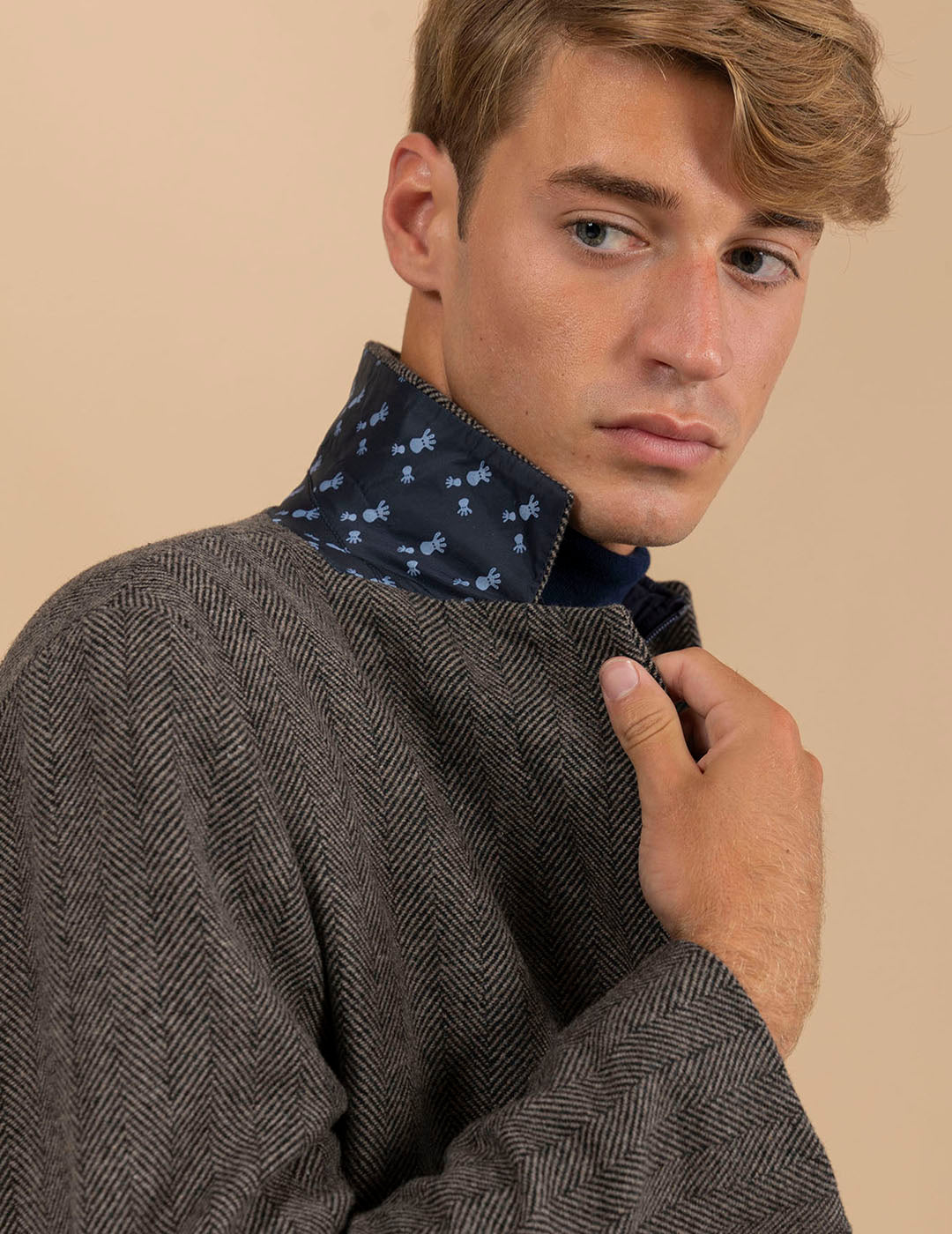 HERRINGBONE COAT WITH REMOVABLE BIB TAN