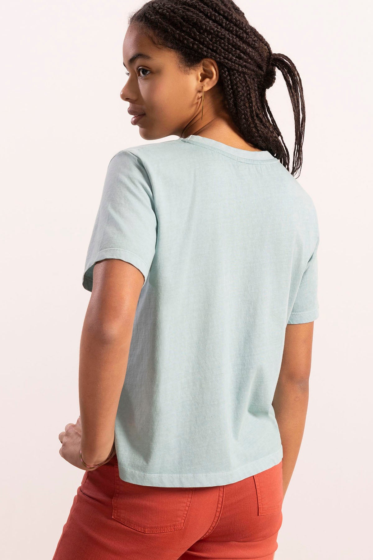 T-shirt adolescente com estampado de borboleta monarca e verde-água