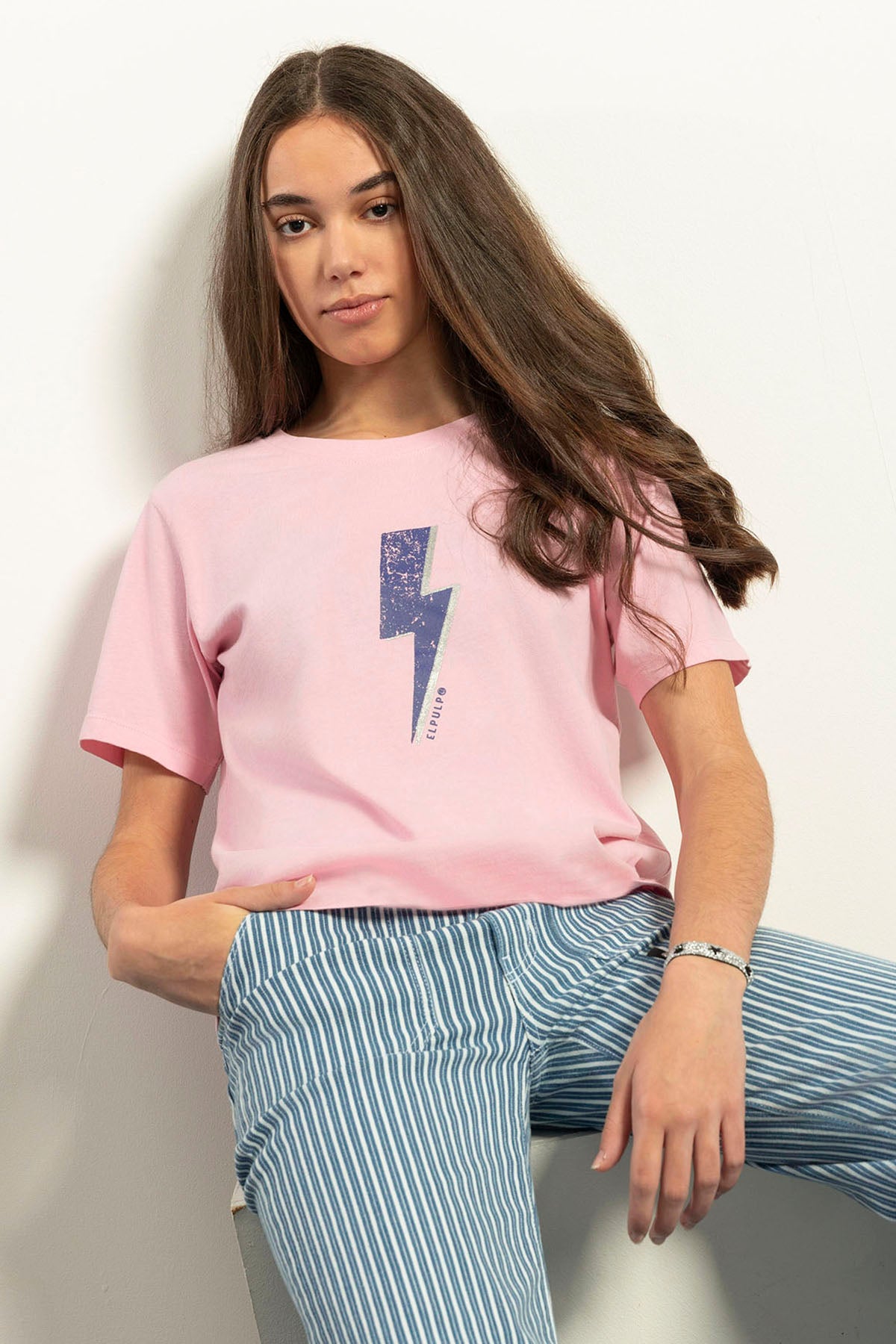 T-SHIRT ADOLESCENTE ROSA CLARO COM LAVAGEM RELÂMPAGO
