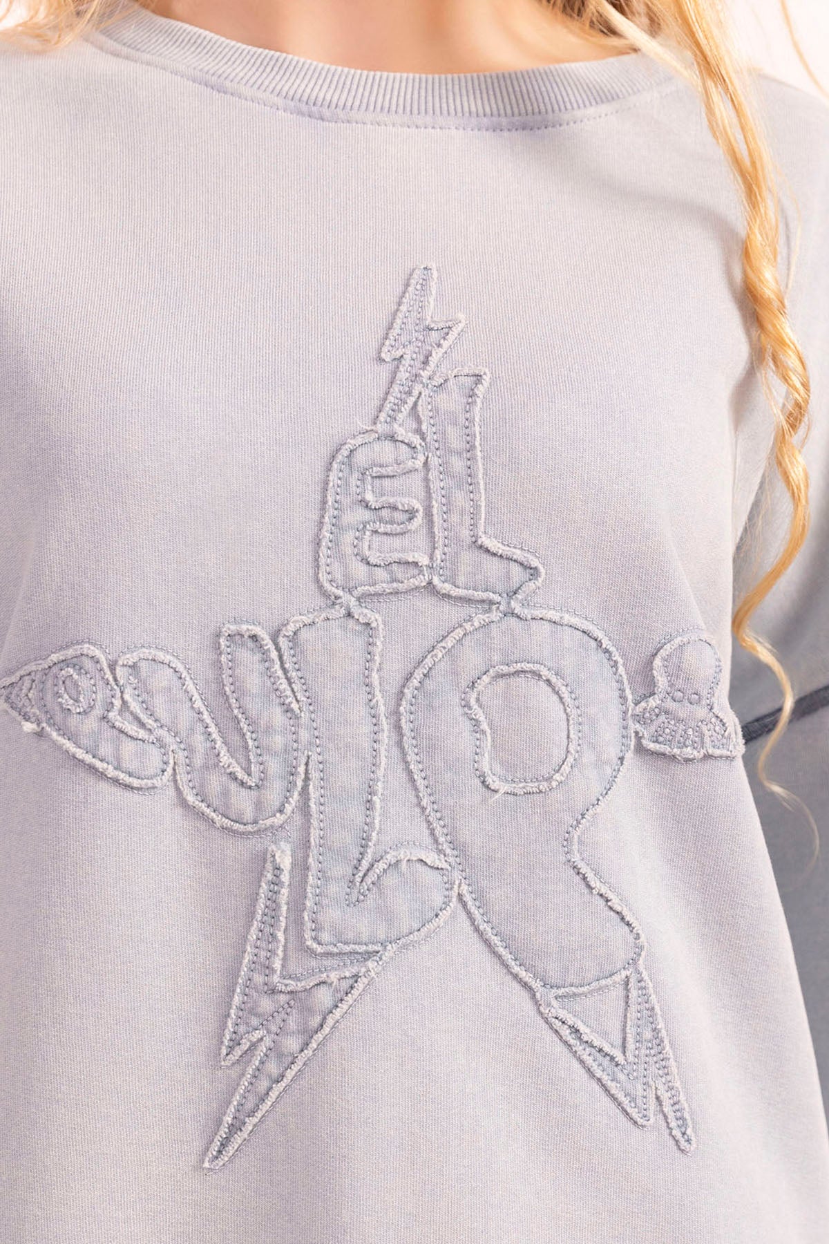 TEEN DISTRESSED STAR SWEATSHIRT PEARL GREY