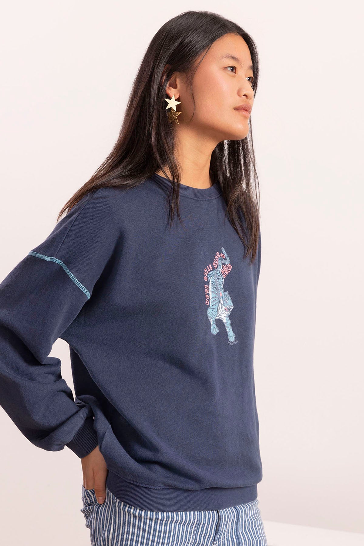 ROAR GIRLS NAVY BLUE DELAVÉ TEEN WASHED SWEATSHIRT