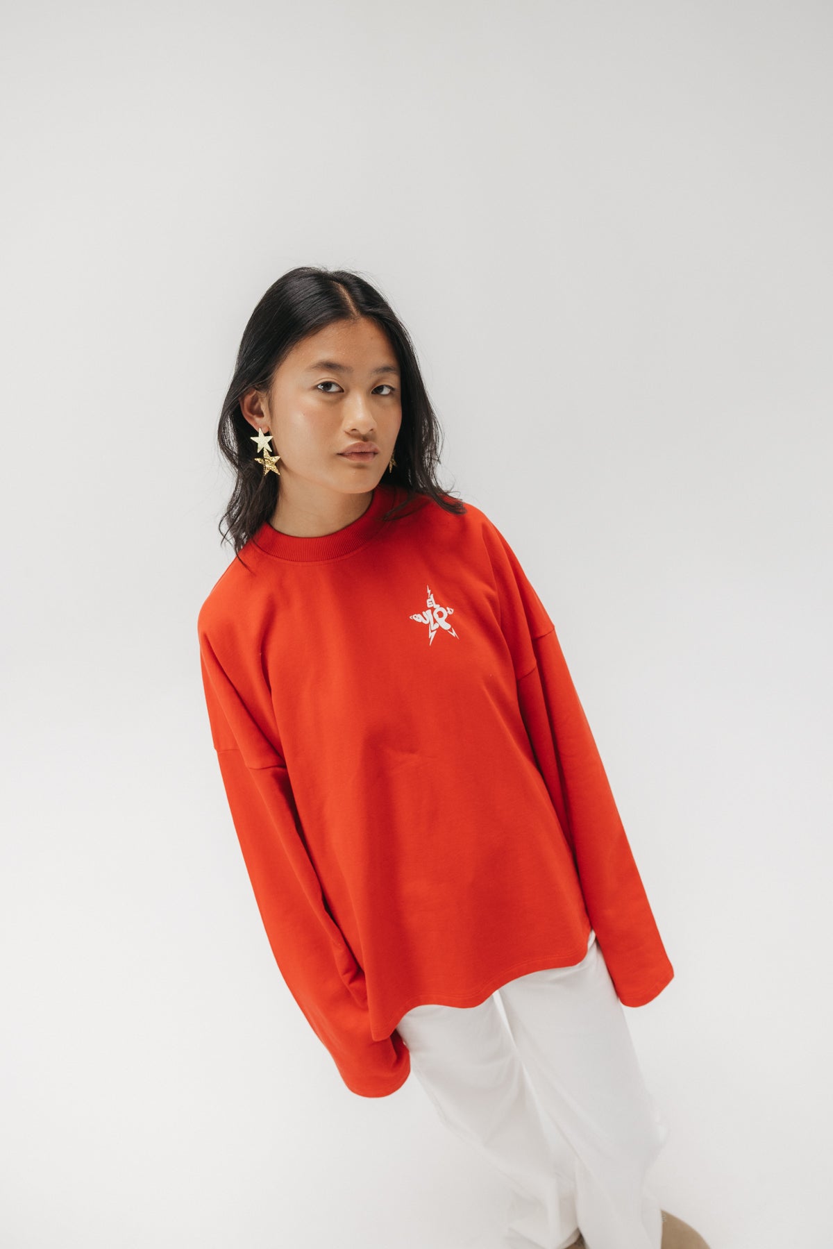 SUDADERA TEEN ESTAMPADO CITY OF STARS CEREZA