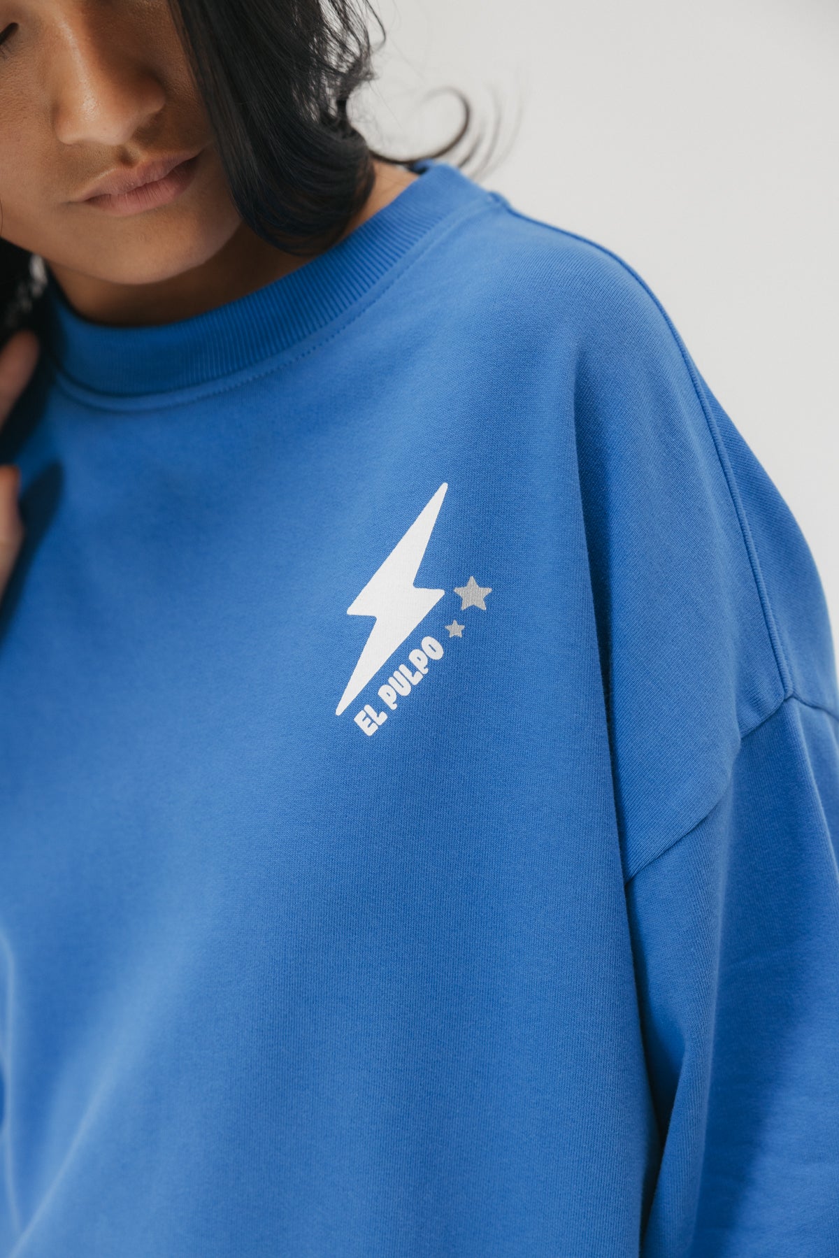 SUDADERA TEEN ESTAMPADO MENSAJE AZUL ROYAL