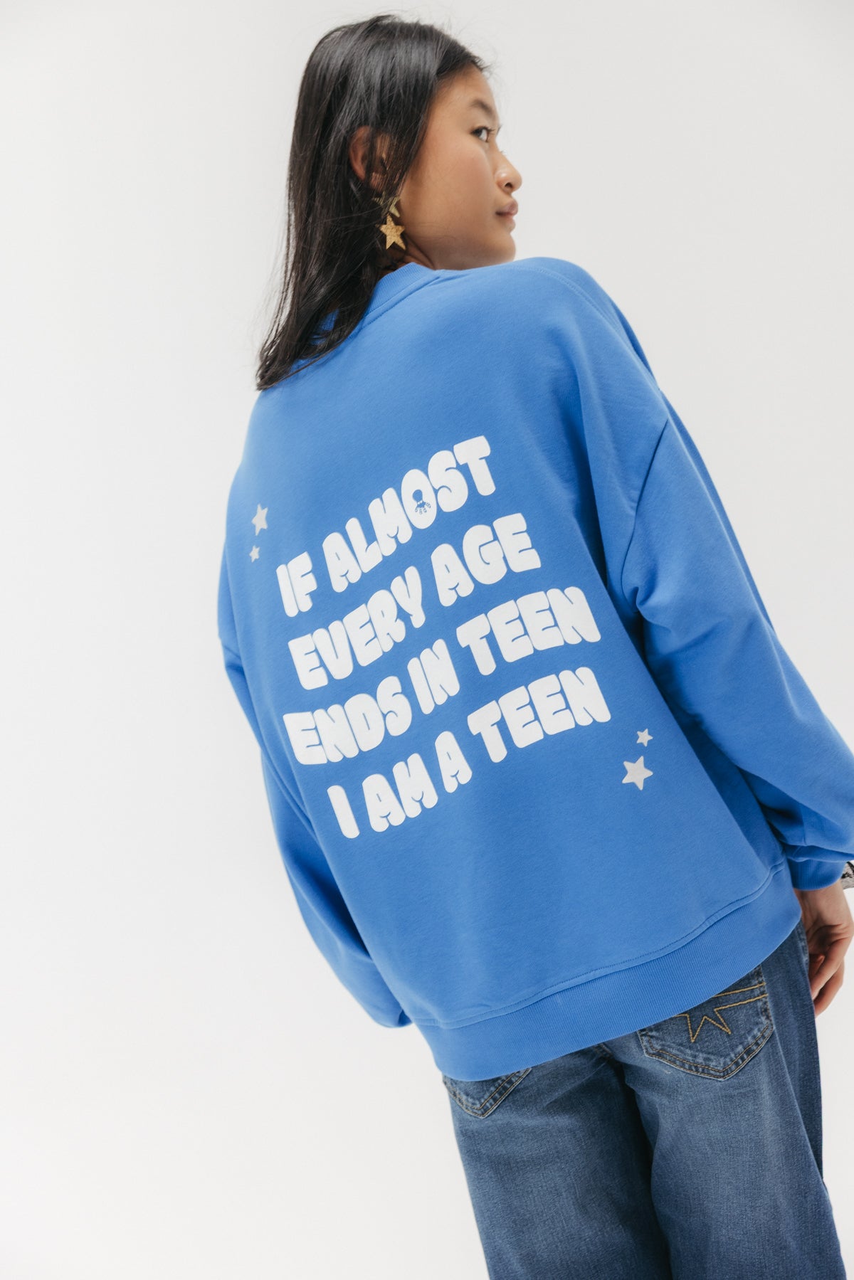 SUDADERA TEEN ESTAMPADO MENSAJE AZUL ROYAL