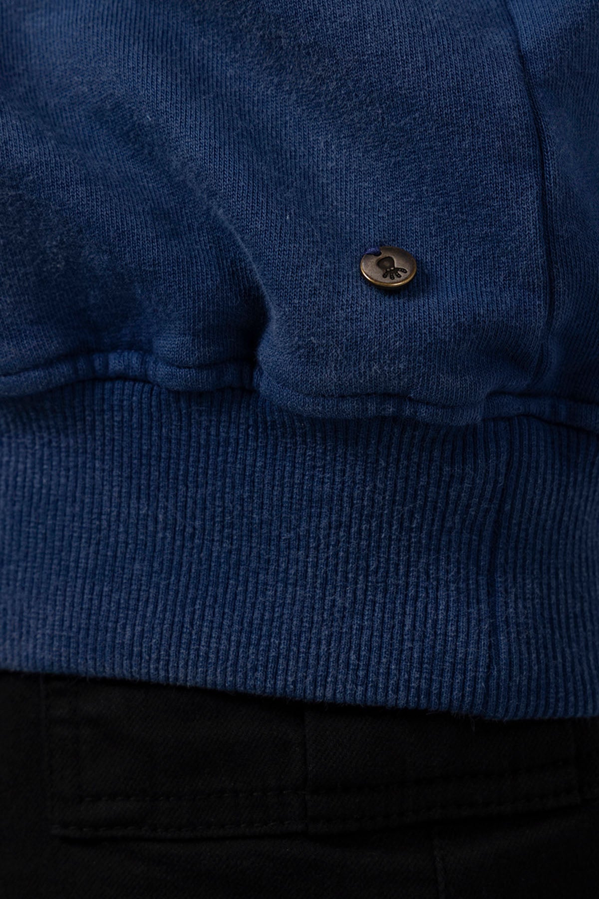 SUDADERA CAPUCHA TEEN ALAS ÍNDIGO DELAVÉ