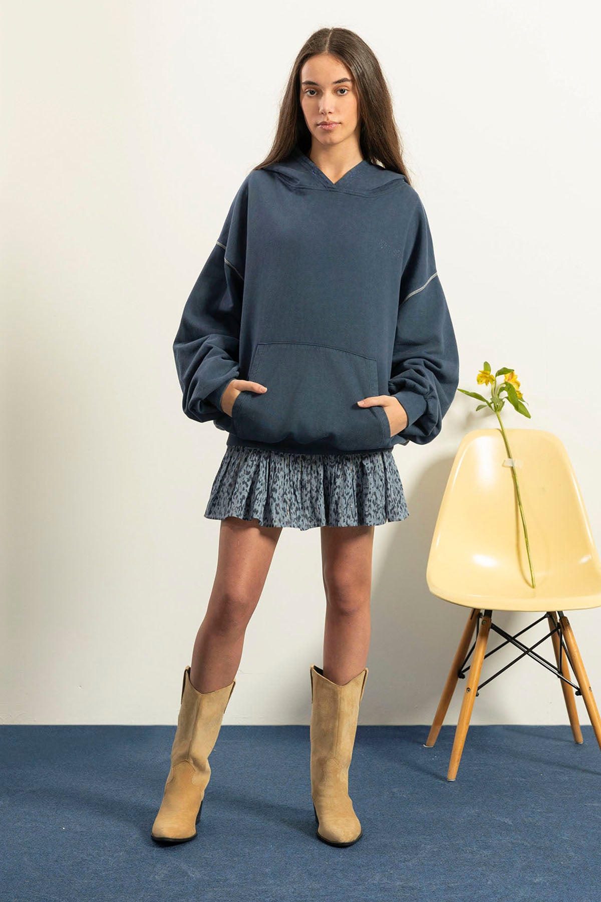 SUDADERA CAPUCHA TEEN ALAS AZUL MARINO DELAVÉ