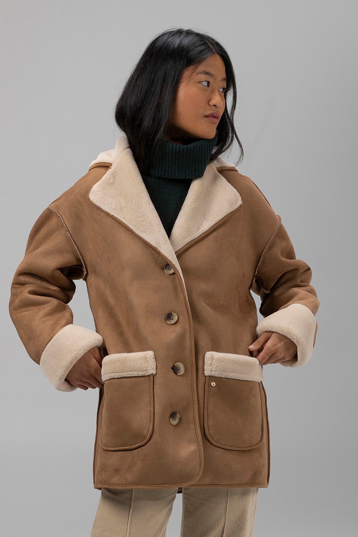 CHAQUETA TEEN DOBLE FAZ CUELLO SOLAPA CAMEL