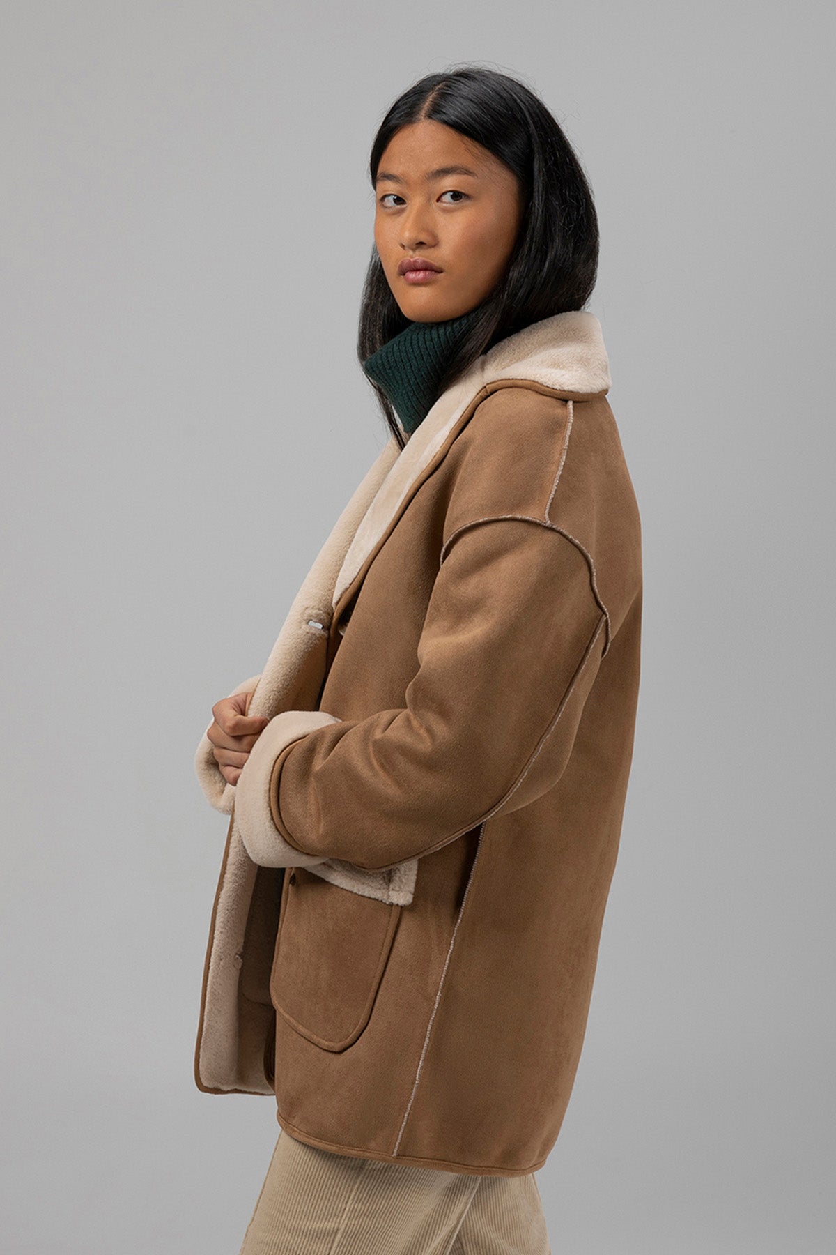 CHAQUETA TEEN DOBLE FAZ CUELLO SOLAPA CAMEL