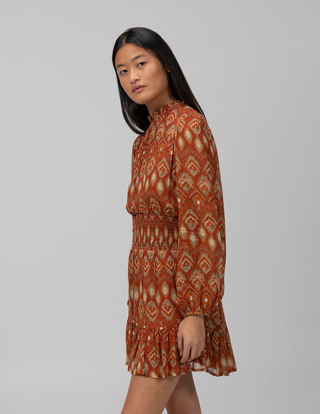 VESTIDO CURTO TEEN COM ESTAMPA ÉTNICA EM AZULEJO