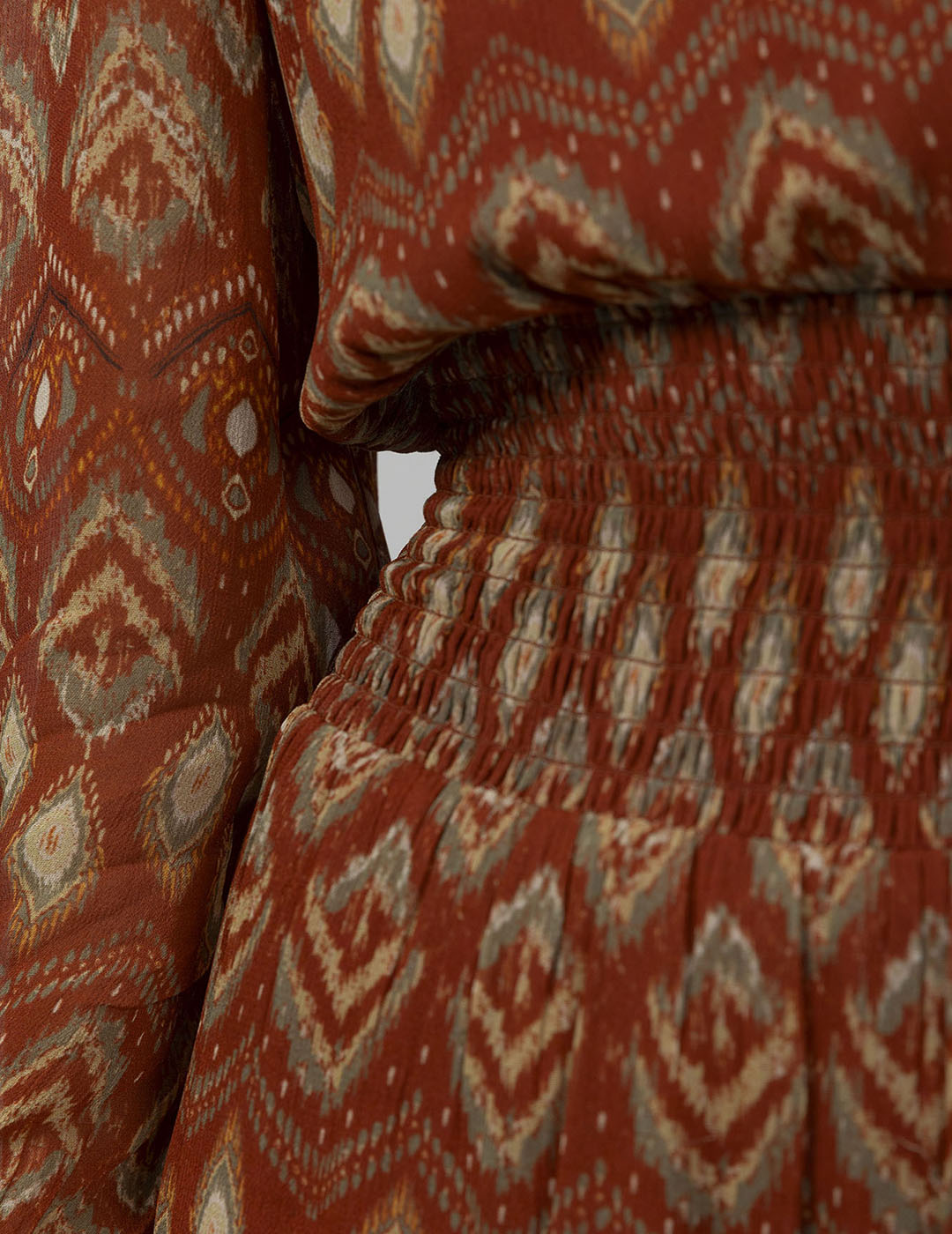 VESTIDO CURTO TEEN COM ESTAMPA ÉTNICA EM AZULEJO