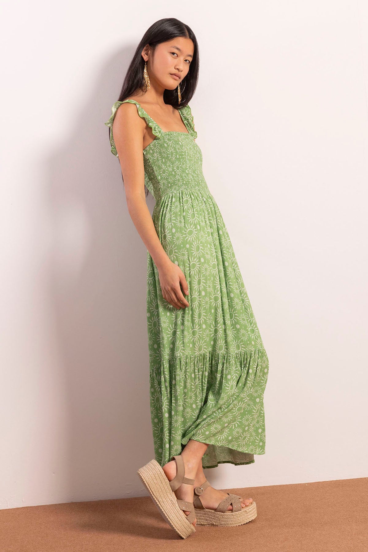 TEEN LONG DRESS WITH WIDE STRAP AND LIGHT GREEN SUNS PRINT