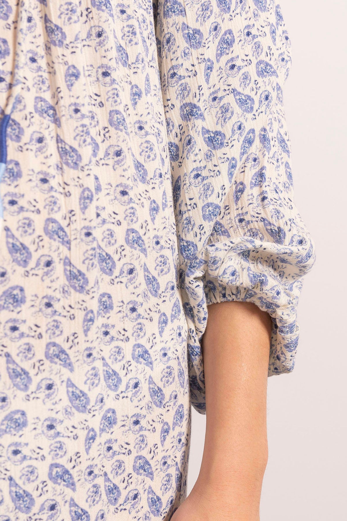 ROYAL BLUE PAISLEY PRINT SHORT TEEN DRESS WITH ELASTIC BANDS