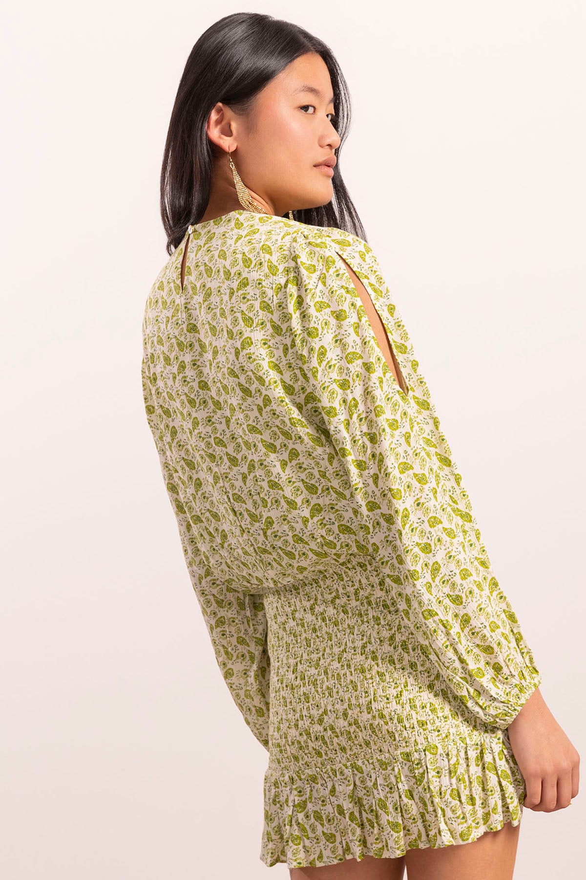 BLUSA TEEN CUT-OUT ESTAMPADO PAISLEY VERDE CLARO
