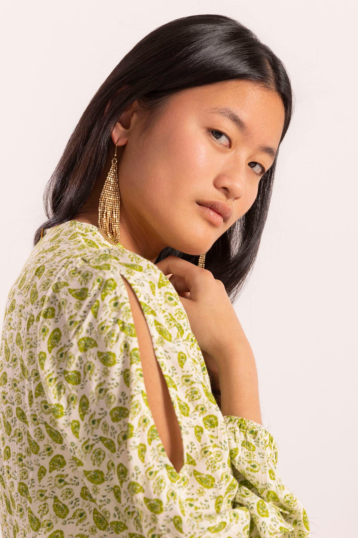 BLUSA TEEN CUT-OUT ESTAMPADO PAISLEY VERDE CLARO