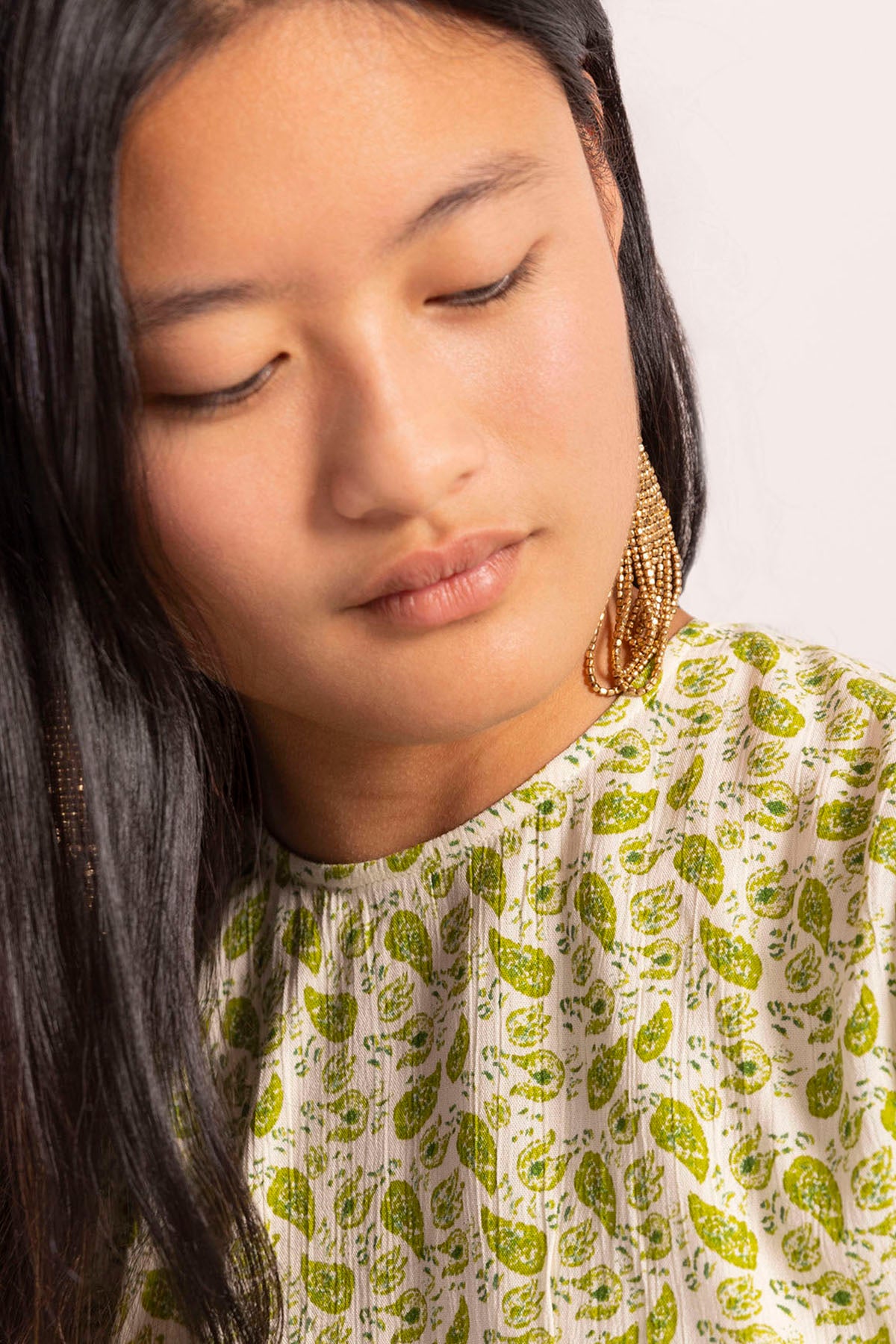 BLUSA TEEN CUT-OUT ESTAMPADO PAISLEY VERDE CLARO