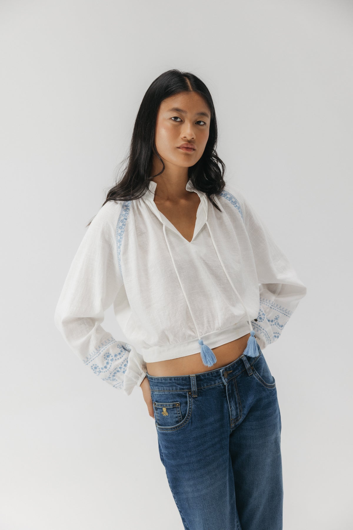 BLUSA TEEN BORDADOS BLANCO PURO