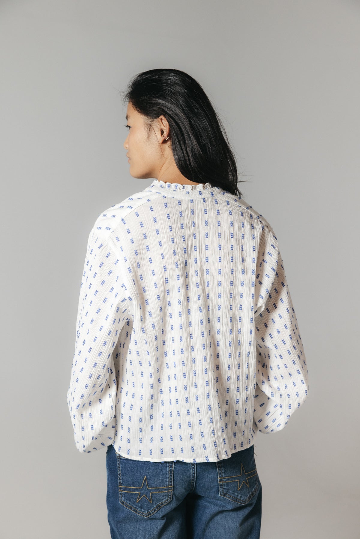 BLUSA TEEN MANGA ABULLONADA TEJIDO BORDADO AZUL ELÉCTRICO