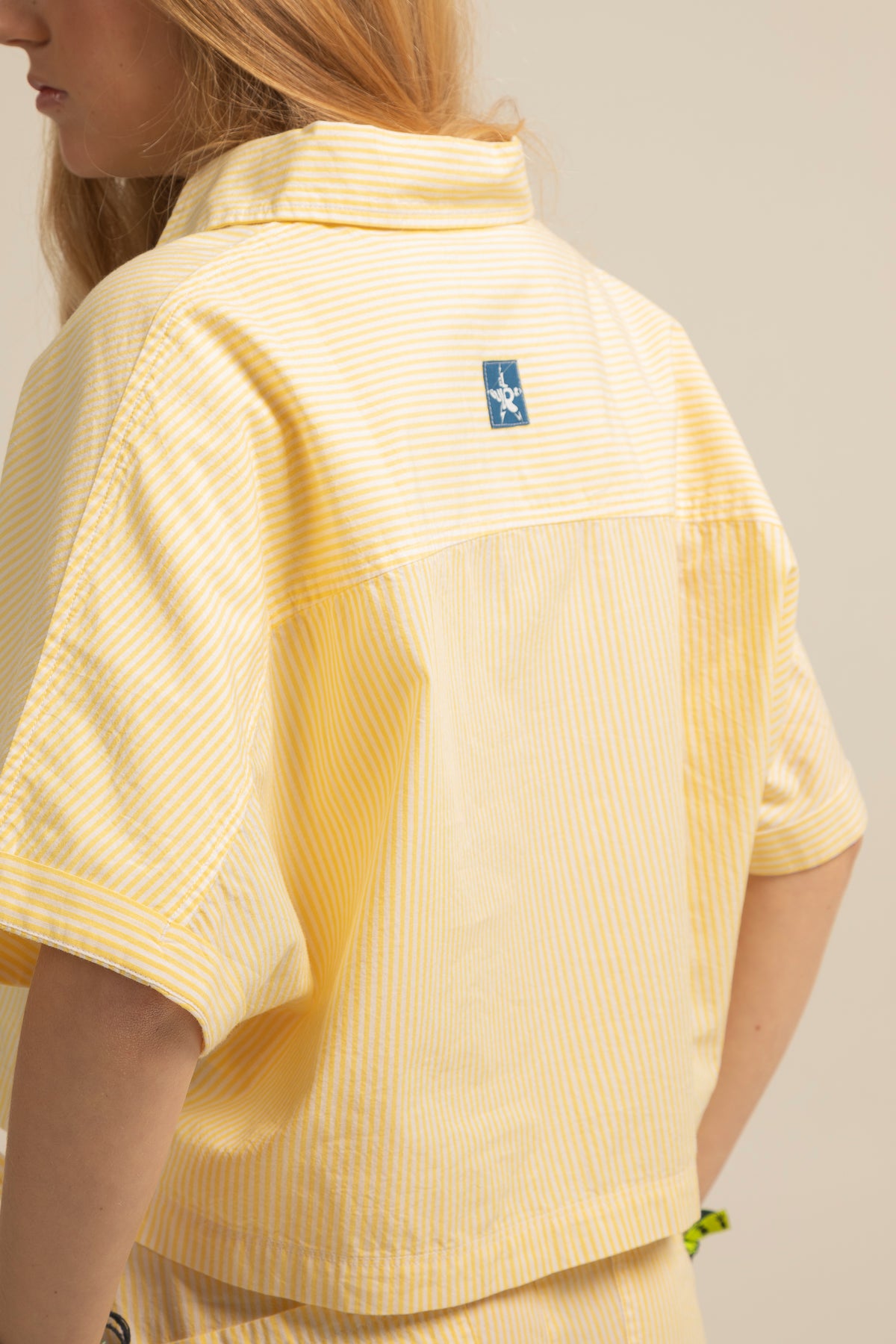 Blusa teen oversize amarillo claro