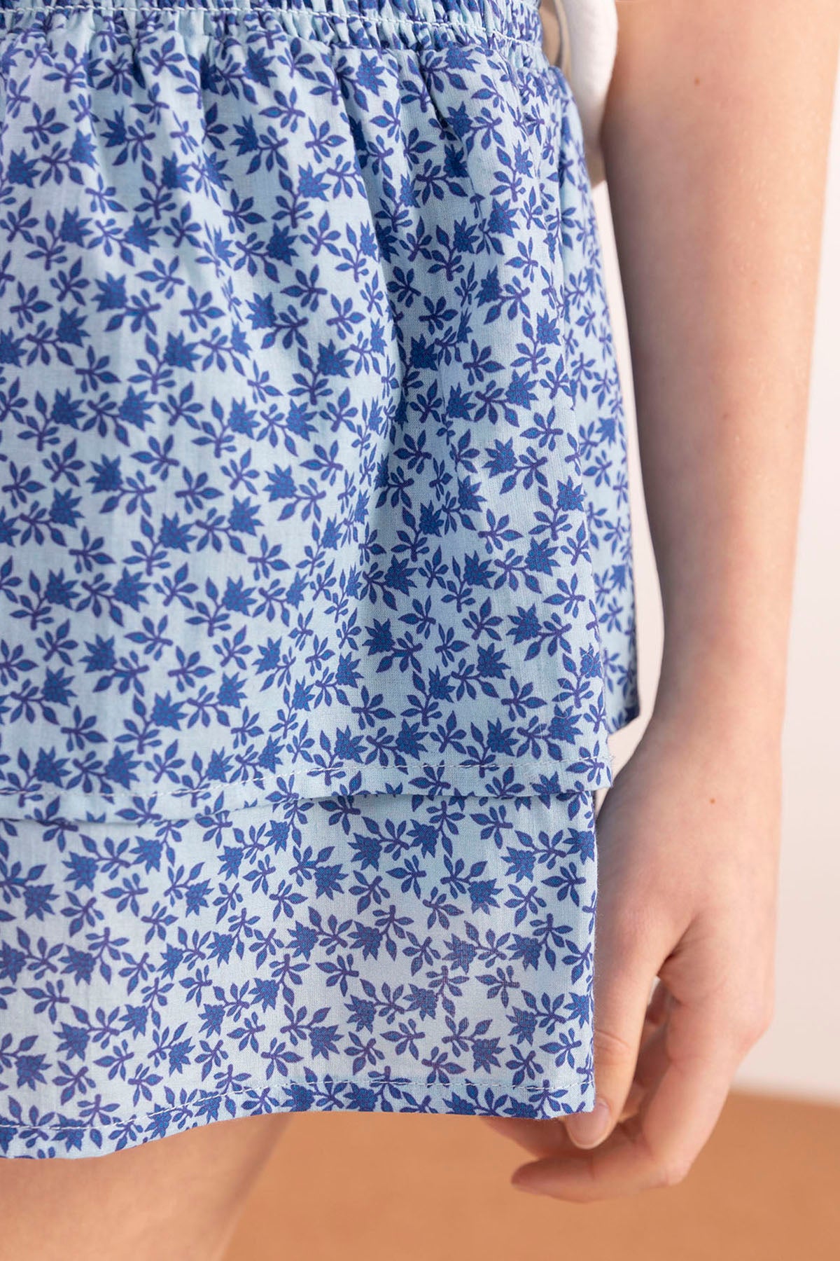 SAIA CALÇA ADOLESCENTE COM ESTAMPA DE FOLHAS AZUL TURQUESA