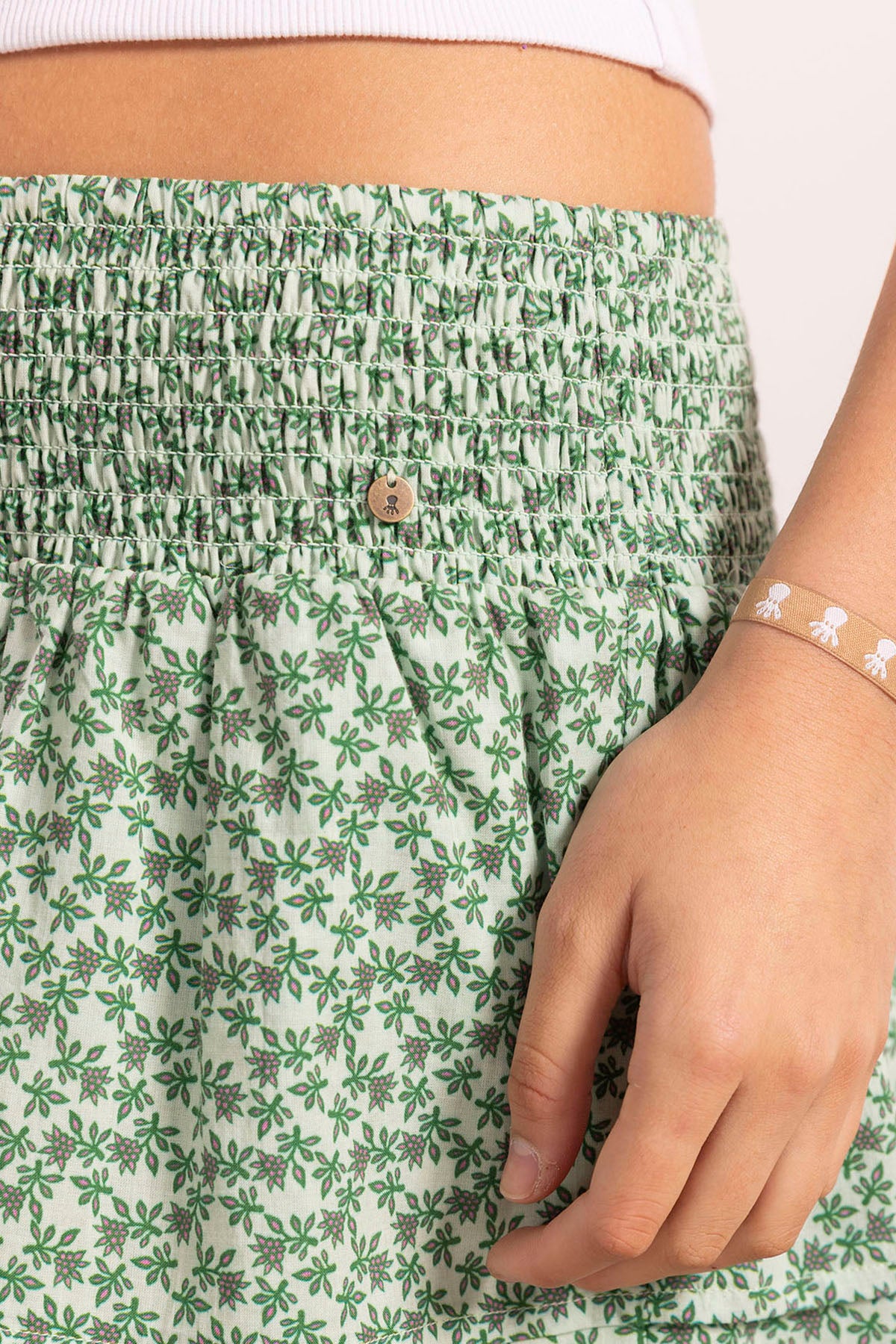SAIA CALÇA ADOLESCENTES COM ESTAMPA DE FOLHAS VERDE CLARO