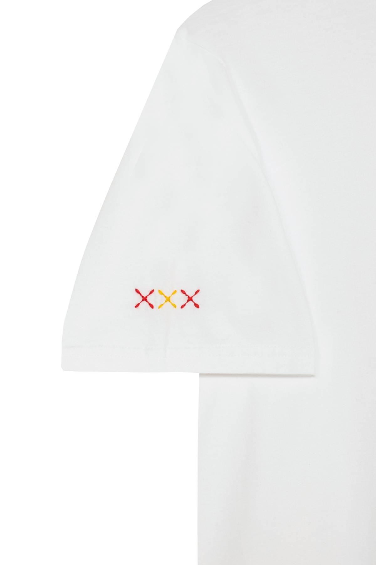 CAMISETA NIÑO ESTAMPADO SILUETA NARANJITO BLANCO PURO