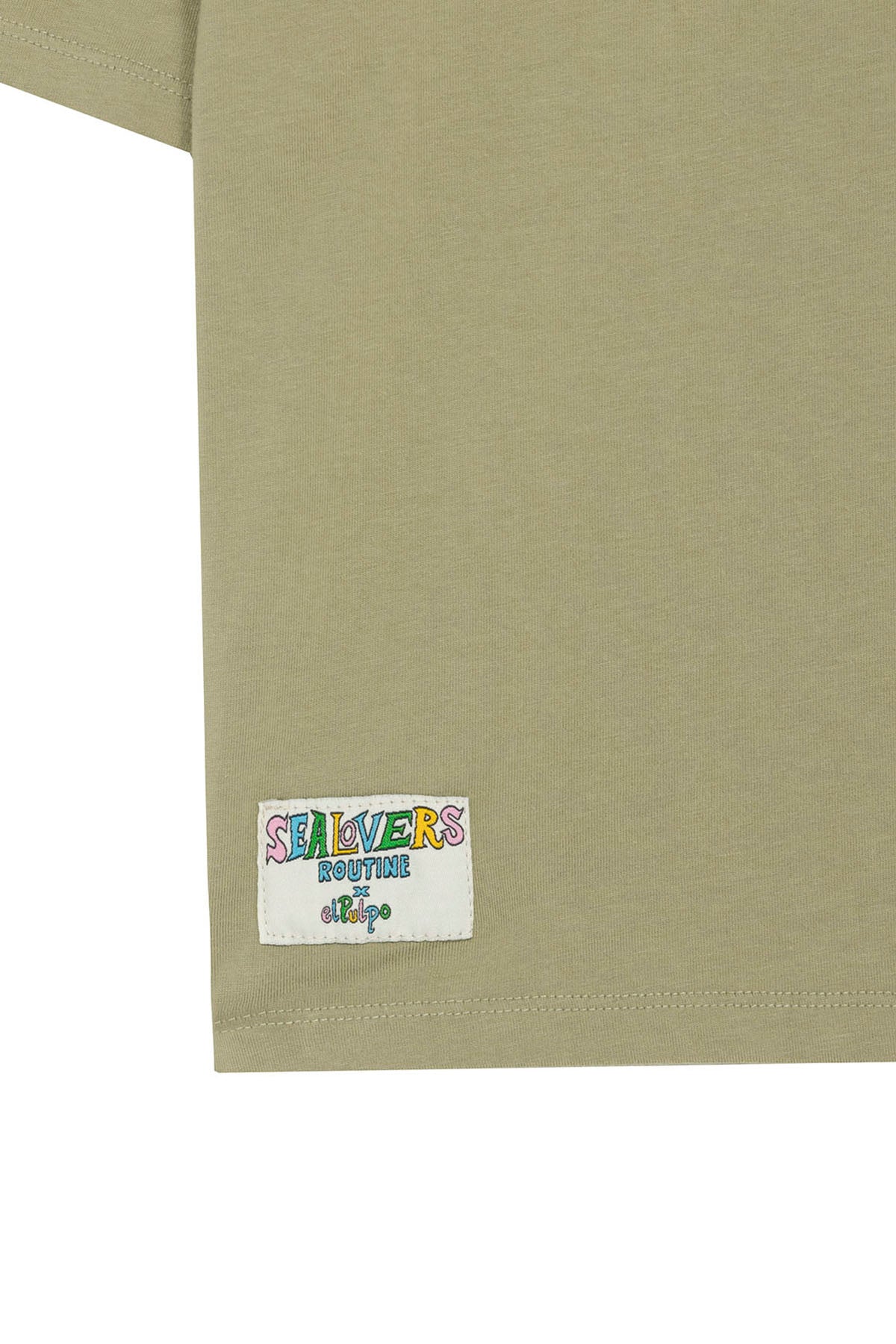 T-SHIRT INFANTIL COM BORDADO DO LOGOTIPO ELPULPO EM VERDE SÁLVIA