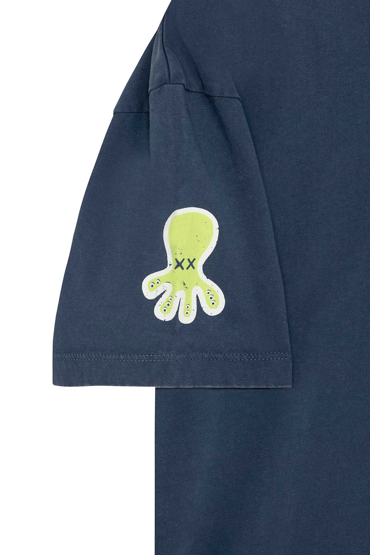 T-shirt infantil Delavé azul marinho com estampado triplo e logotipo grande