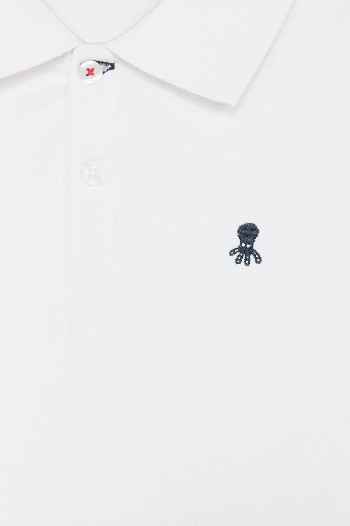 CAMISOLA POLO MENINA LAVADA COM BORDADO CONTRASTANTE EM BRANCO PURO