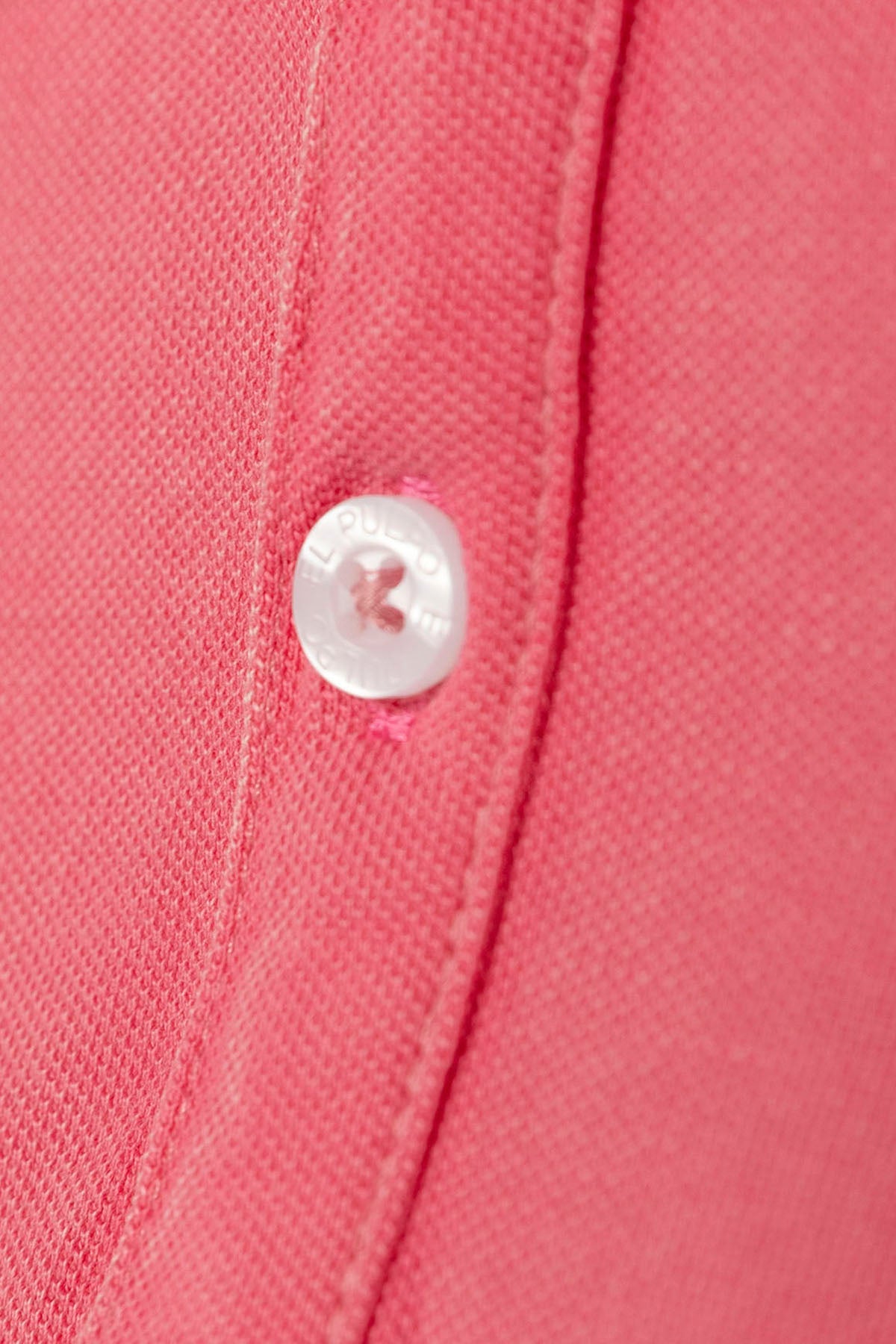 CAMISA POLO MASCULINA LAVADA COM BORDADO CONTRASTANTE EM ROSA CHOCOLATE