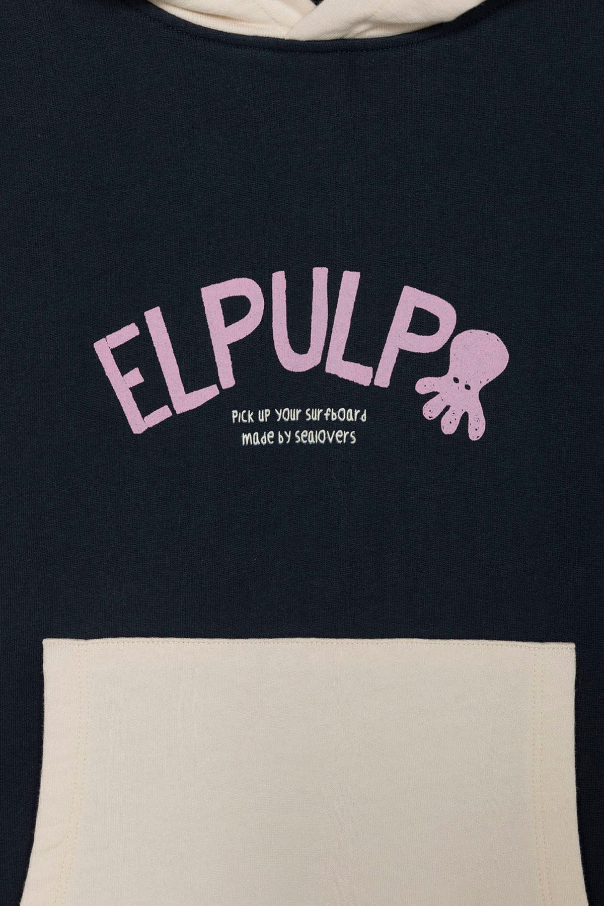 SUDADERA NIÑO CAPUCHA COLOR BLOCK ESTAMPADO AZUL MARINO