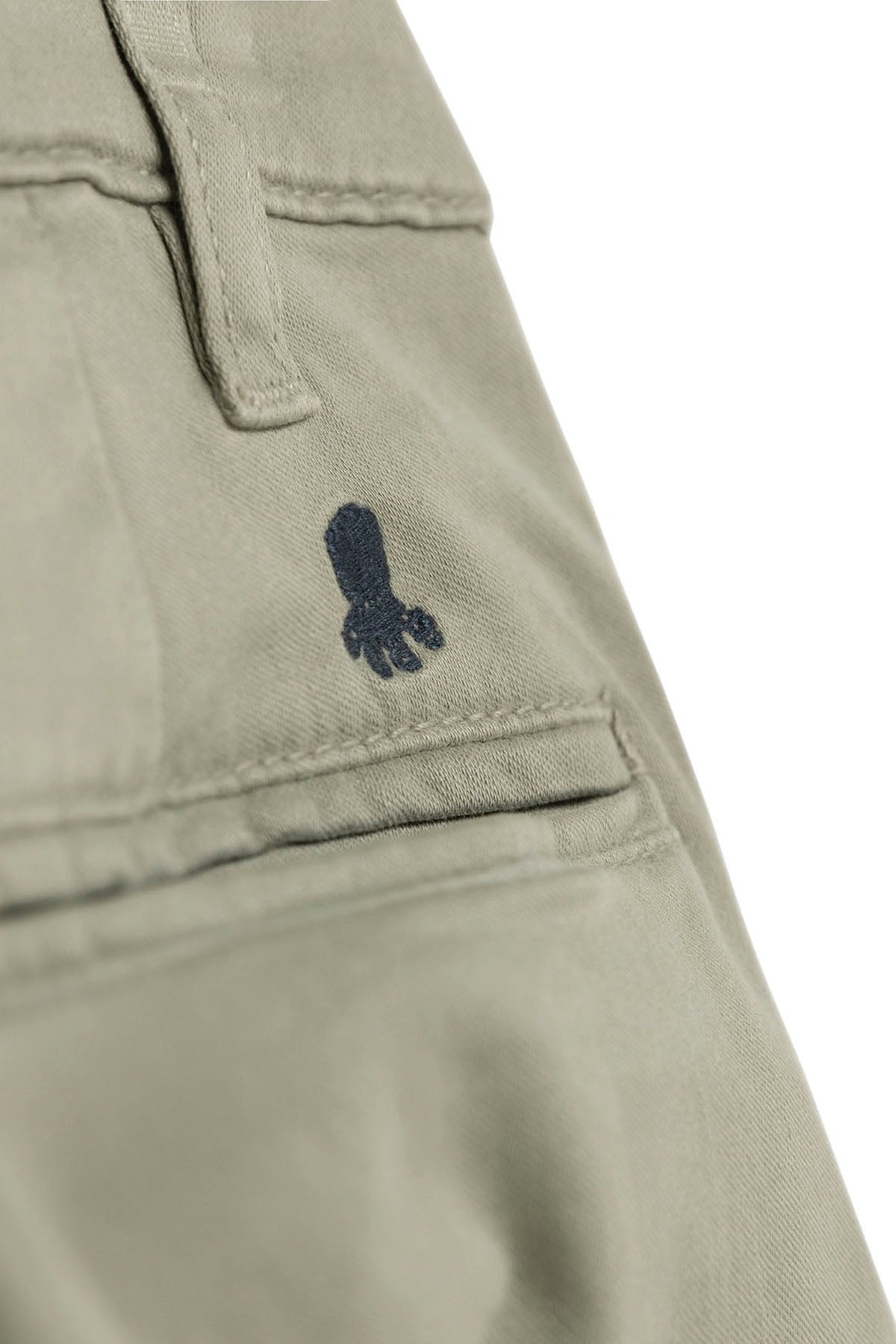 CALÇA CHINO DE CETIM VERDE DELAVÉ PARA MENINO