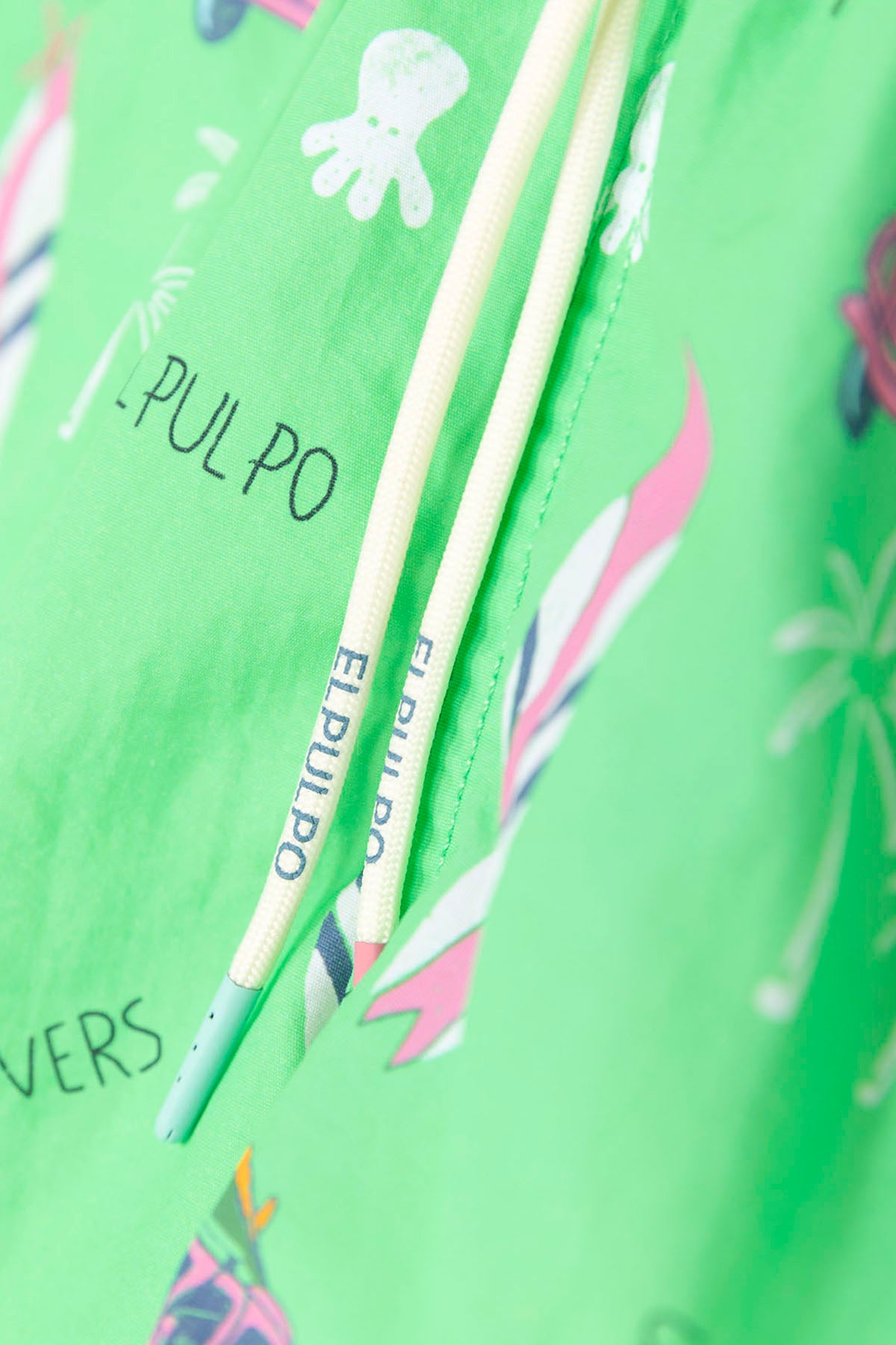 BAÑADOR NIÑO ESTAMPADO SURFBOARDS VERDE PISTACHO