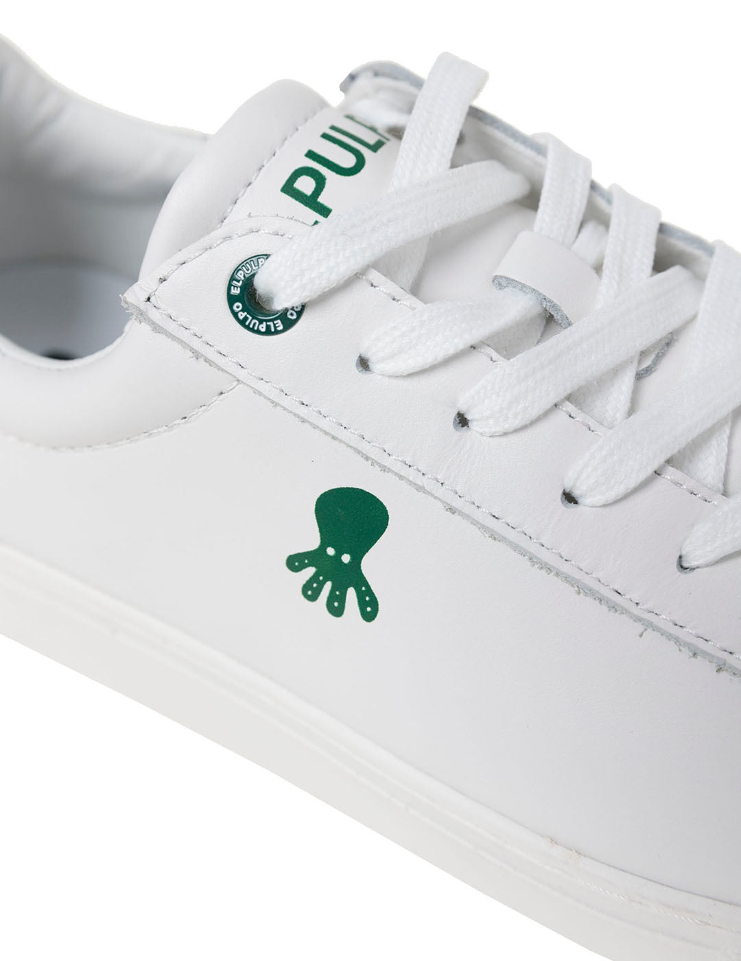 SAPATILHA CASUAL PARA MENINO COM DETALHES CONTRASTANTES E LOGOTIPO EM BRANCO PURO