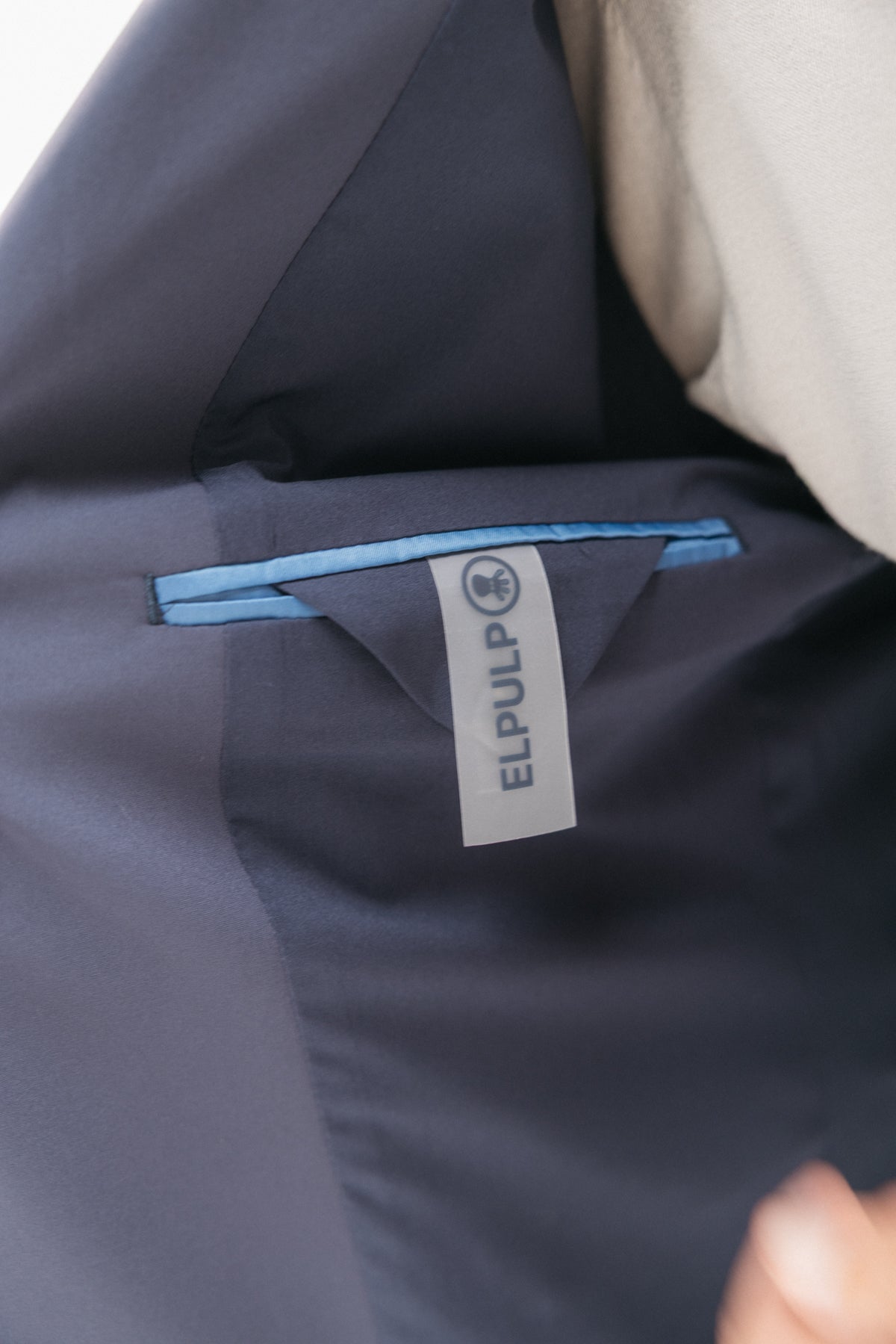 Americana técnica ultraligera azul marino