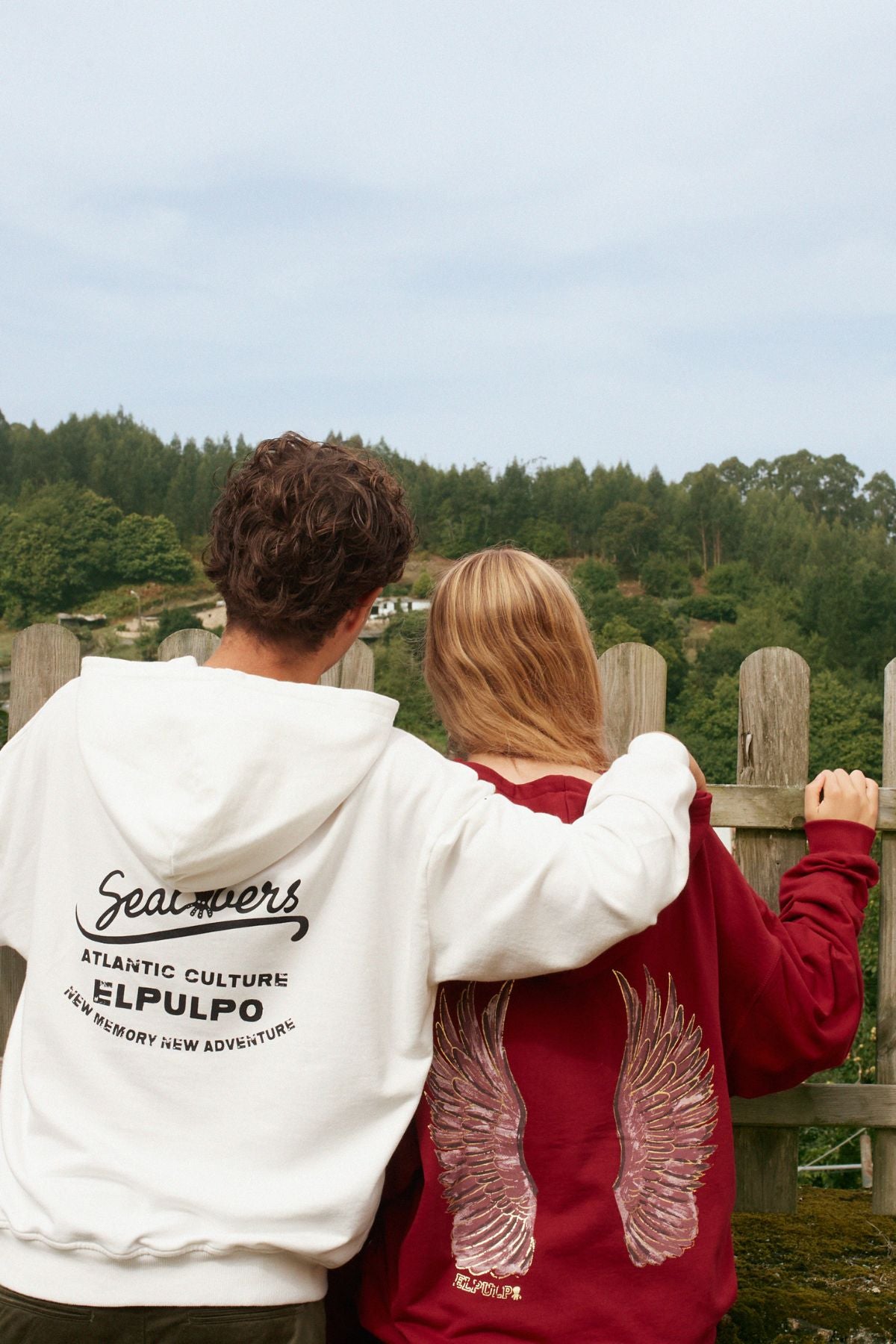 SUDADERA CAPUCHA TEEN ALAS GRANATE